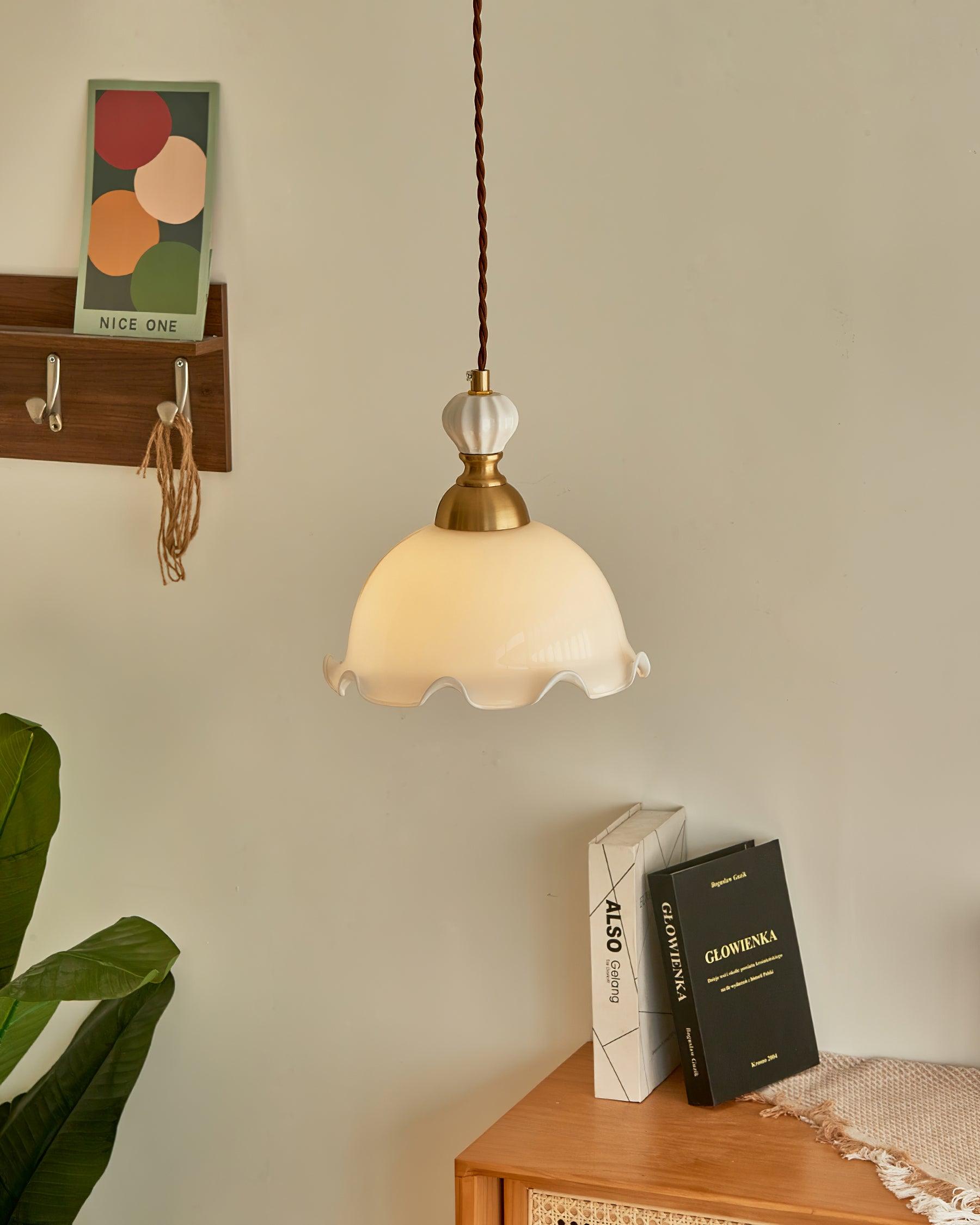 Pendant Lamp Wavy Edge Glass Shade Soft Glow Vintage Romantic - Neutralighting
