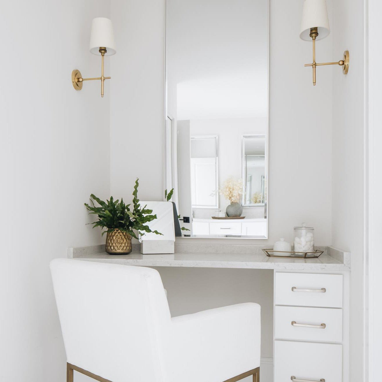 Theodore Wall Lamp Brass Fabric - Neutralighting