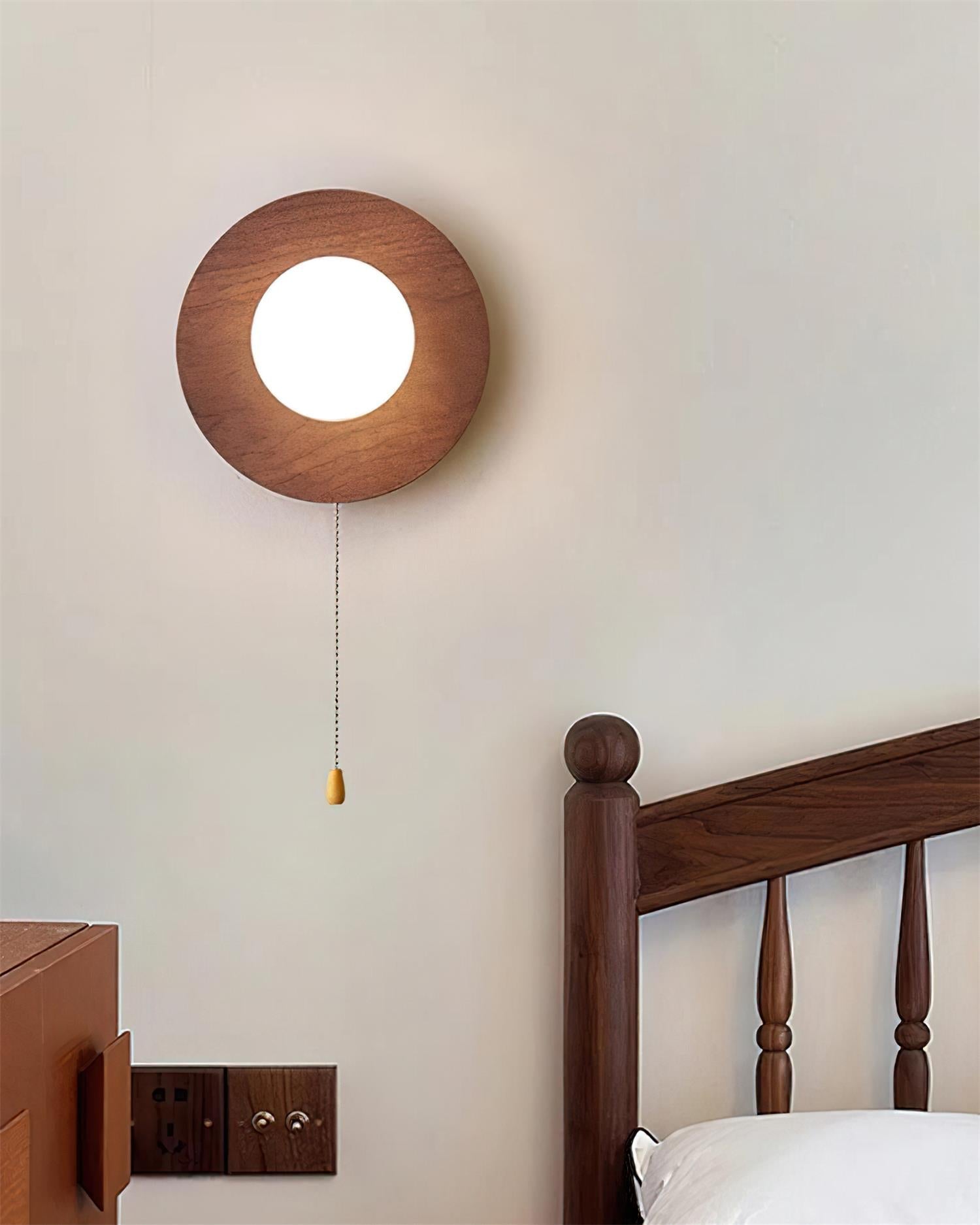 Olyne Wooden Wall Lamp - Neutralighting