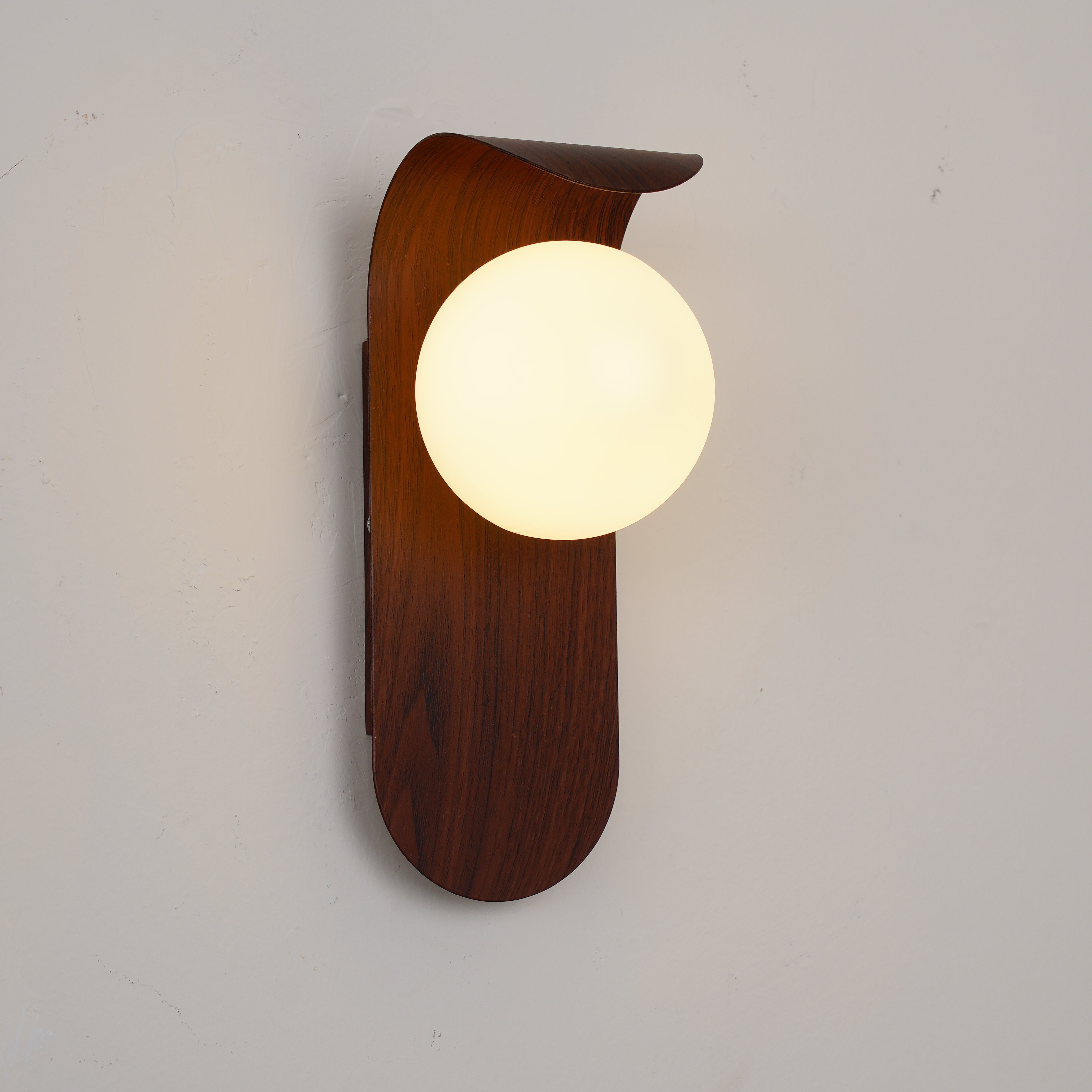 Exuro Indoor Wall Lamp Wood / Walnut - Neutralighting