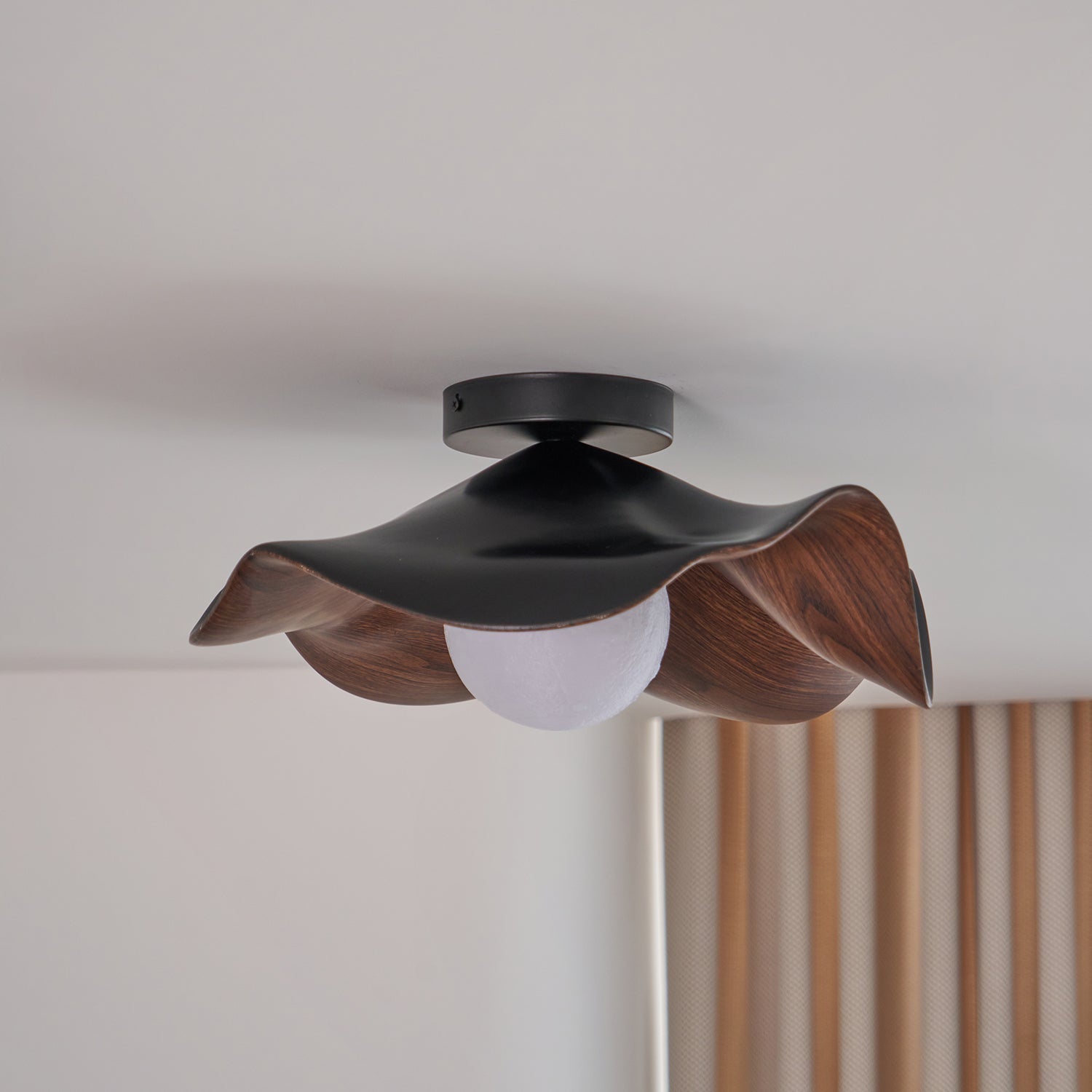 Lanoe Ceiling Light Wood Black&White - Neutralighting