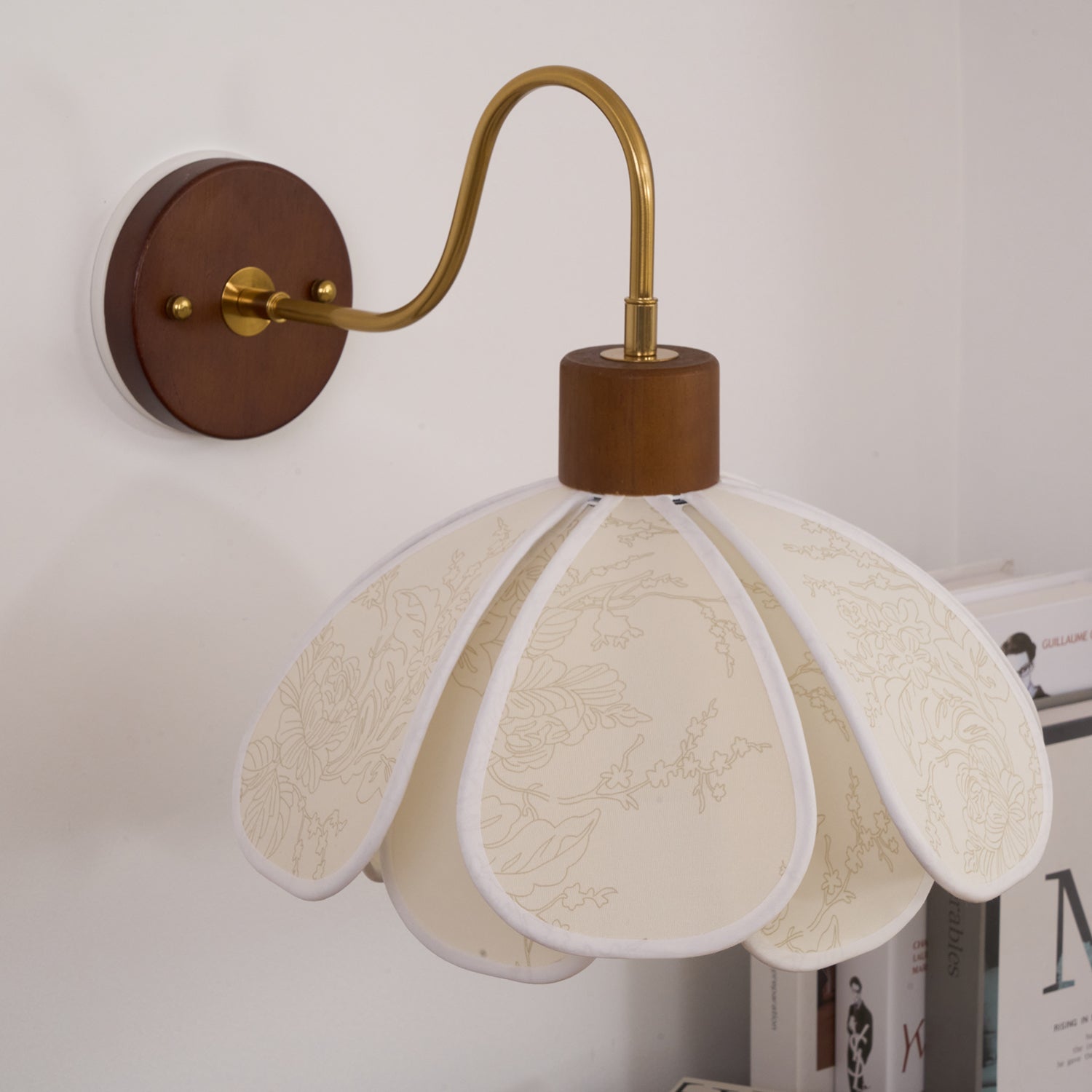 Florayne Vintage Floral Glass Wall Lamp - Neutralighting
