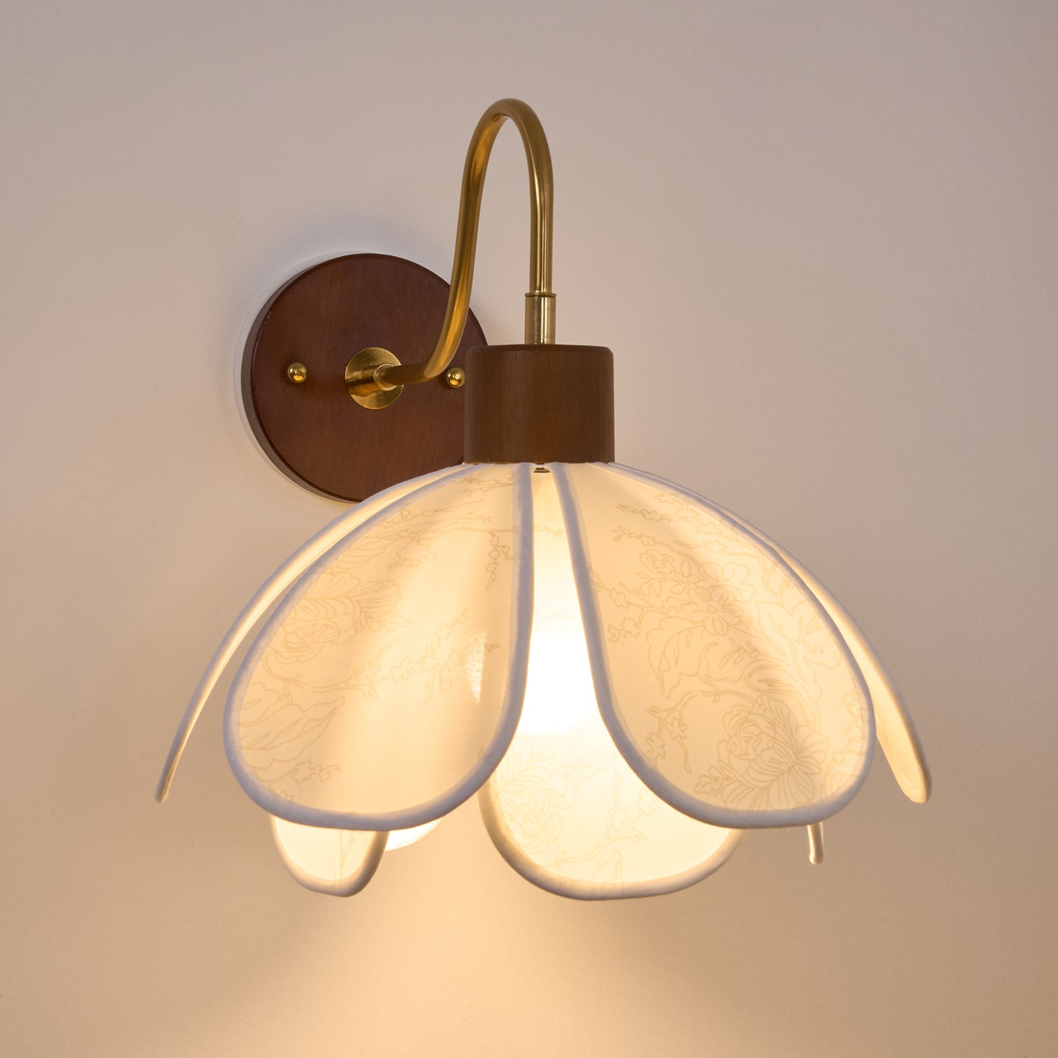 Florayne Vintage Floral Glass Wall Lamp - Neutralighting