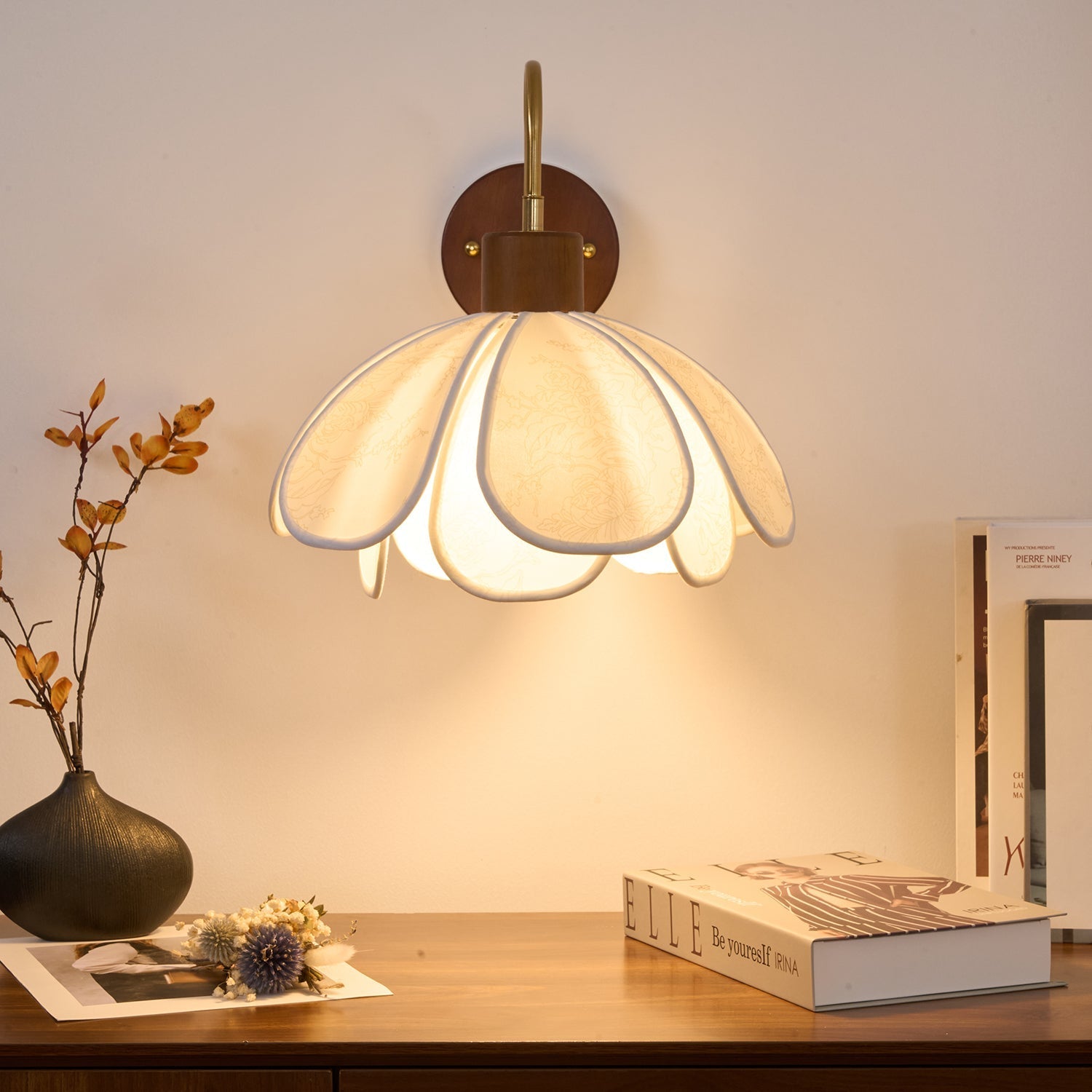 Florayne Vintage Floral Glass Wall Lamp - Neutralighting