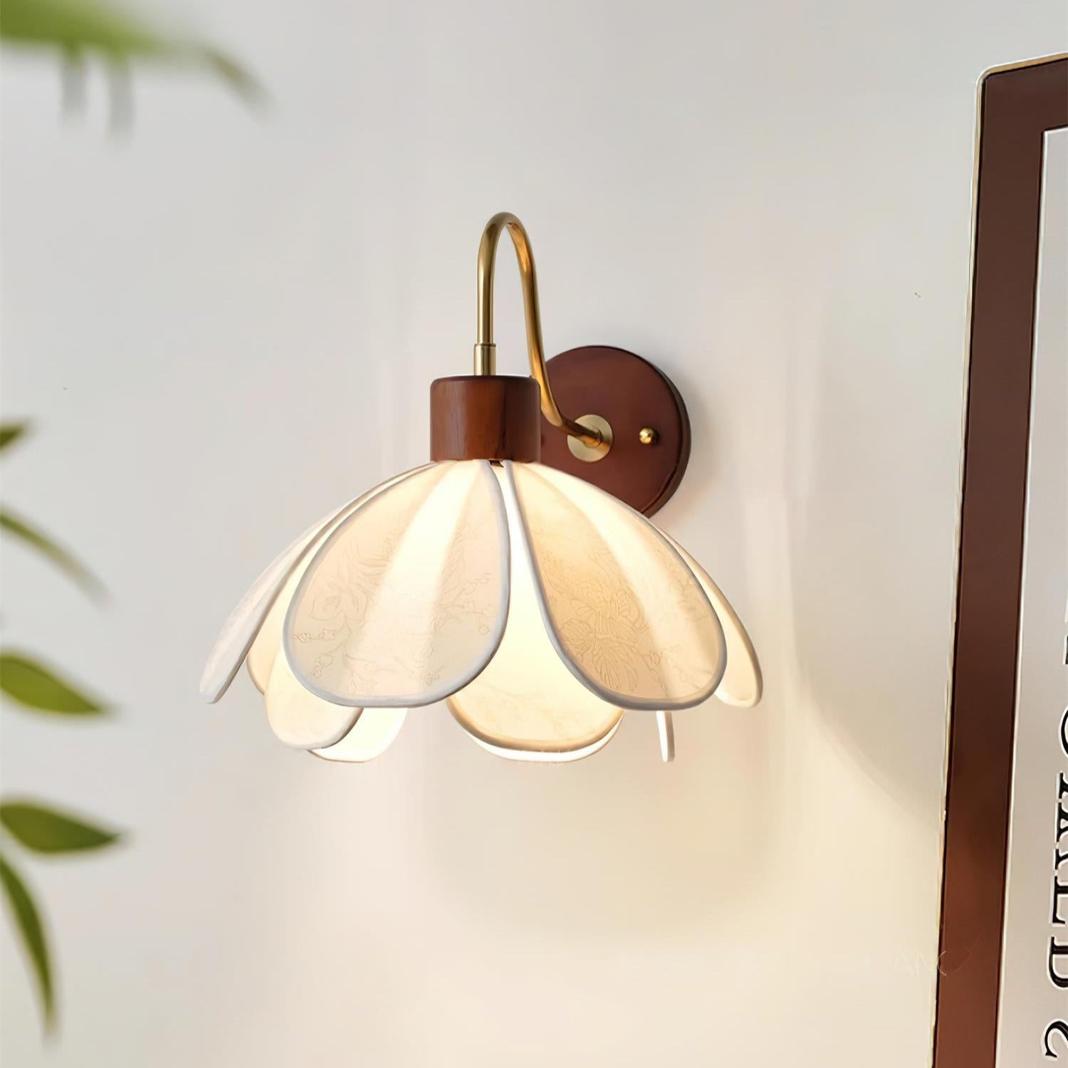 Yuki Wall Lamp Floral Wood Fabirc - Neutralighting