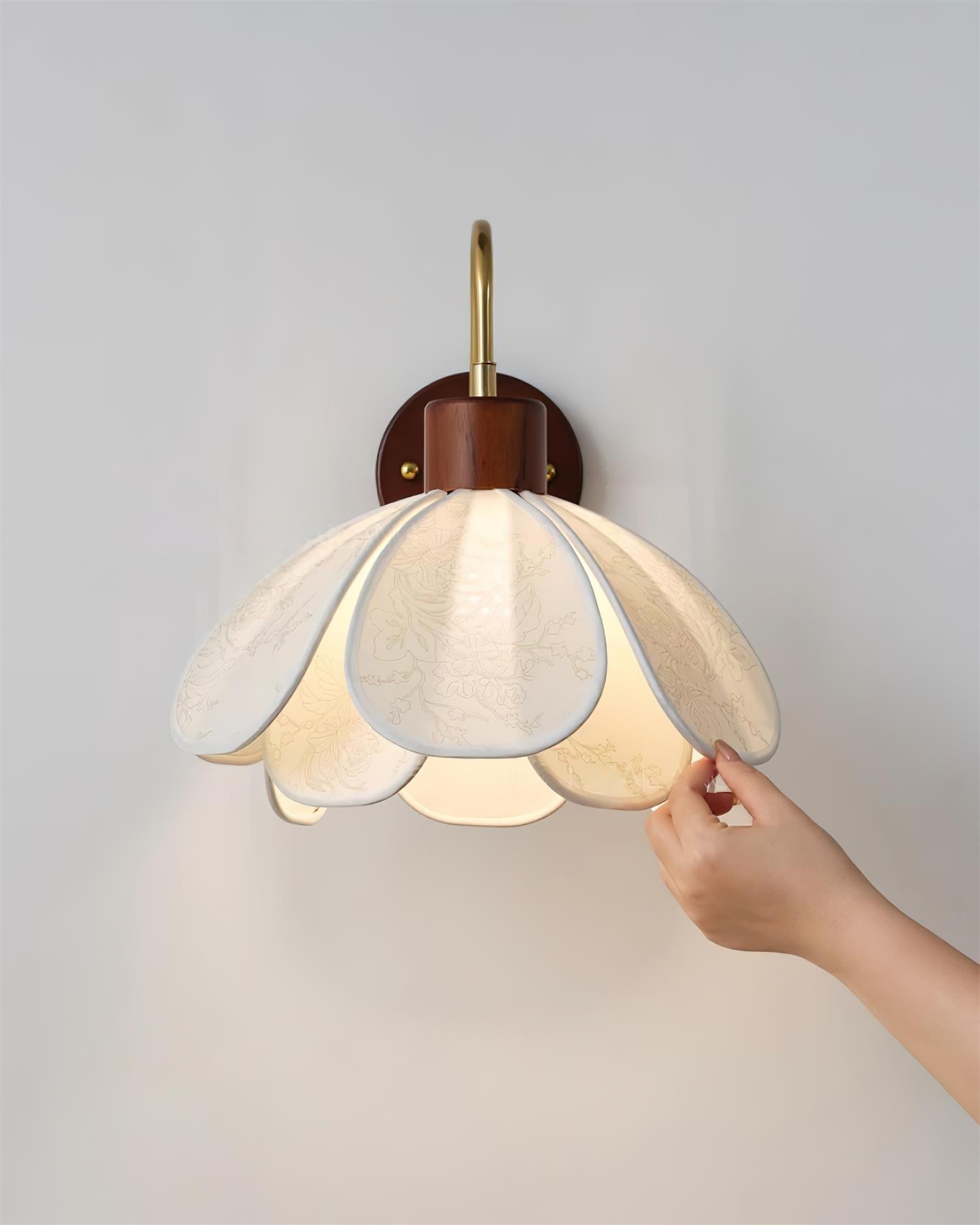 Florayne Vintage Floral Glass Wall Lamp - Neutralighting