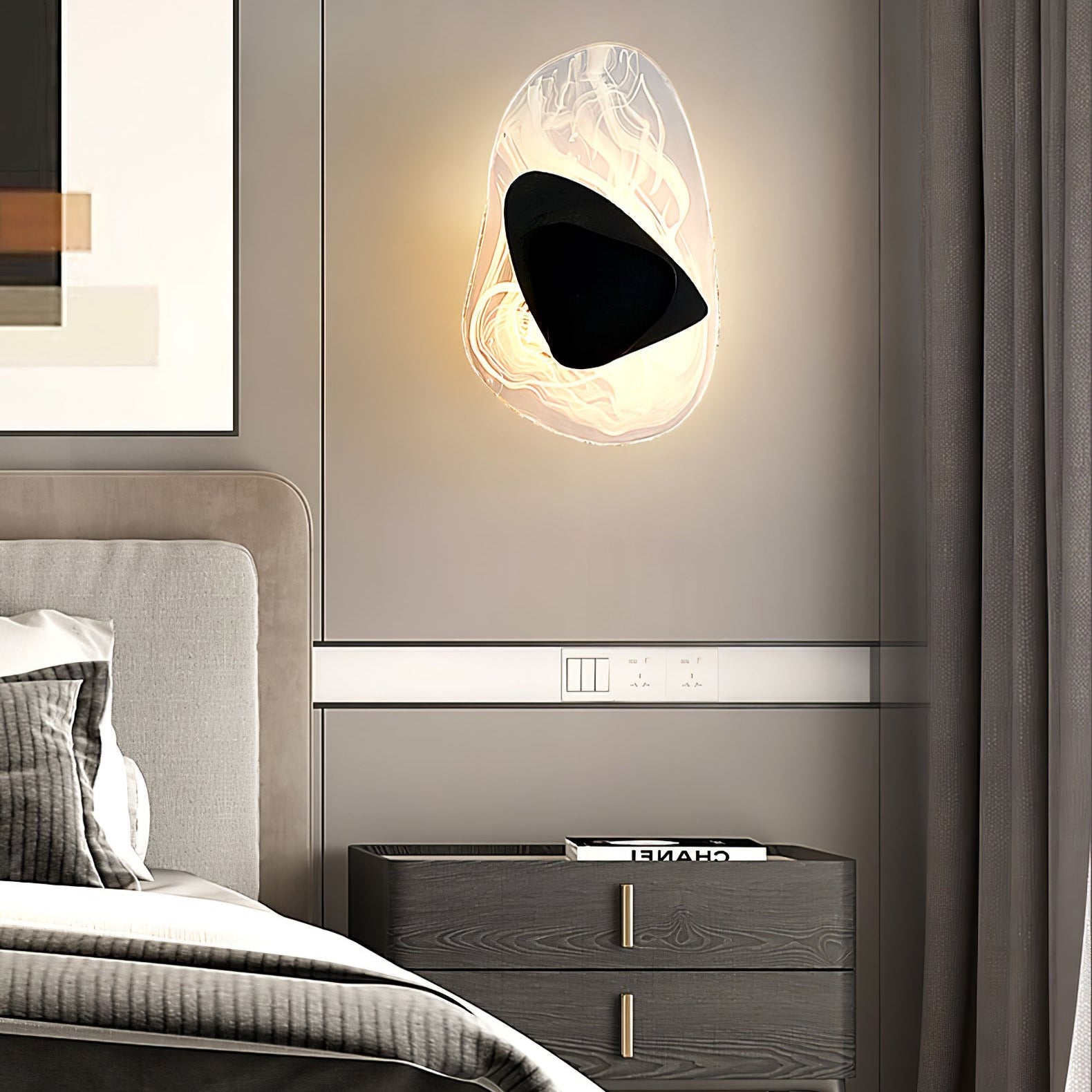 Beatrice Artistic Black Glass Wall Lamp - Neutralighting