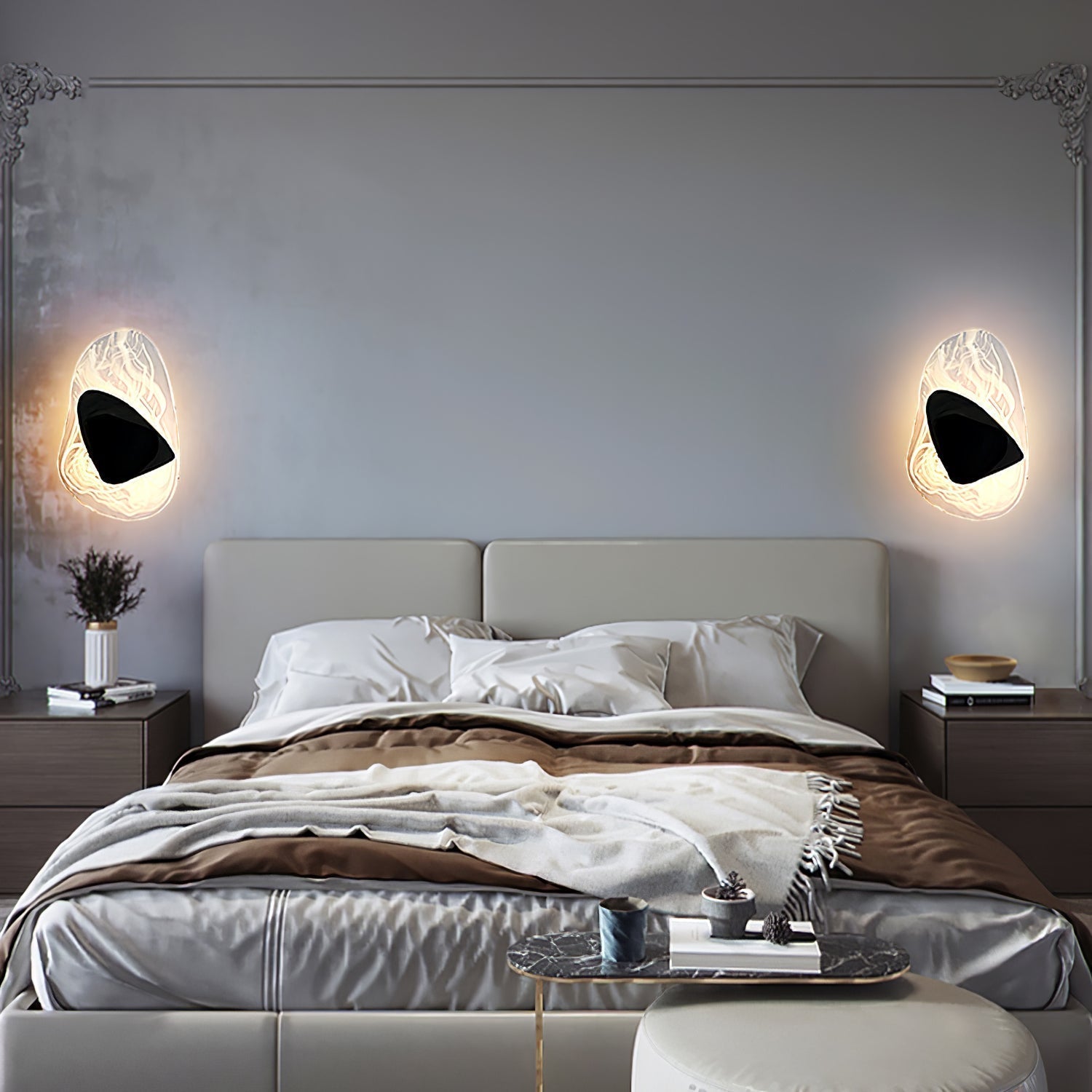 Beatrice Artistic Black Glass Wall Lamp - Neutralighting