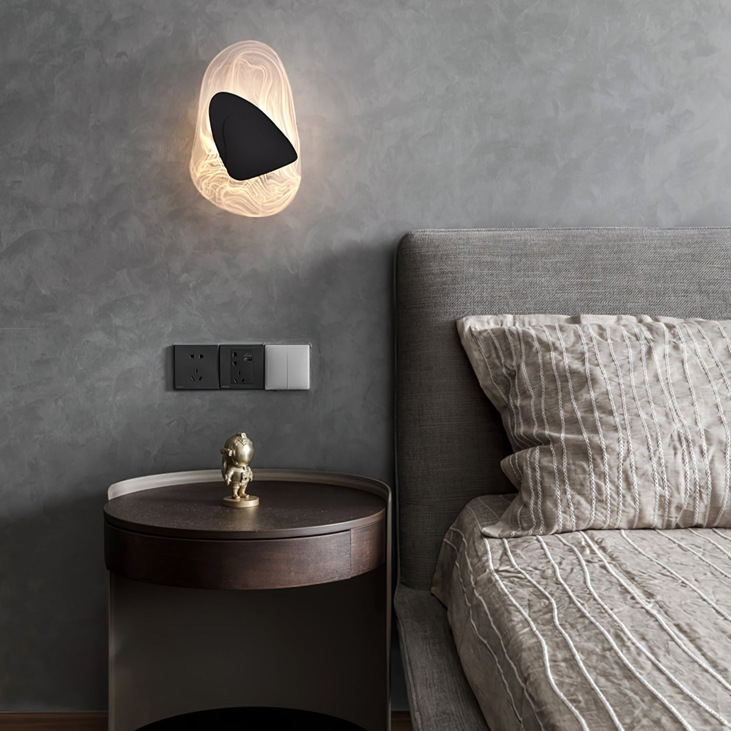 Beatrice Artistic Black Glass Wall Lamp - Neutralighting