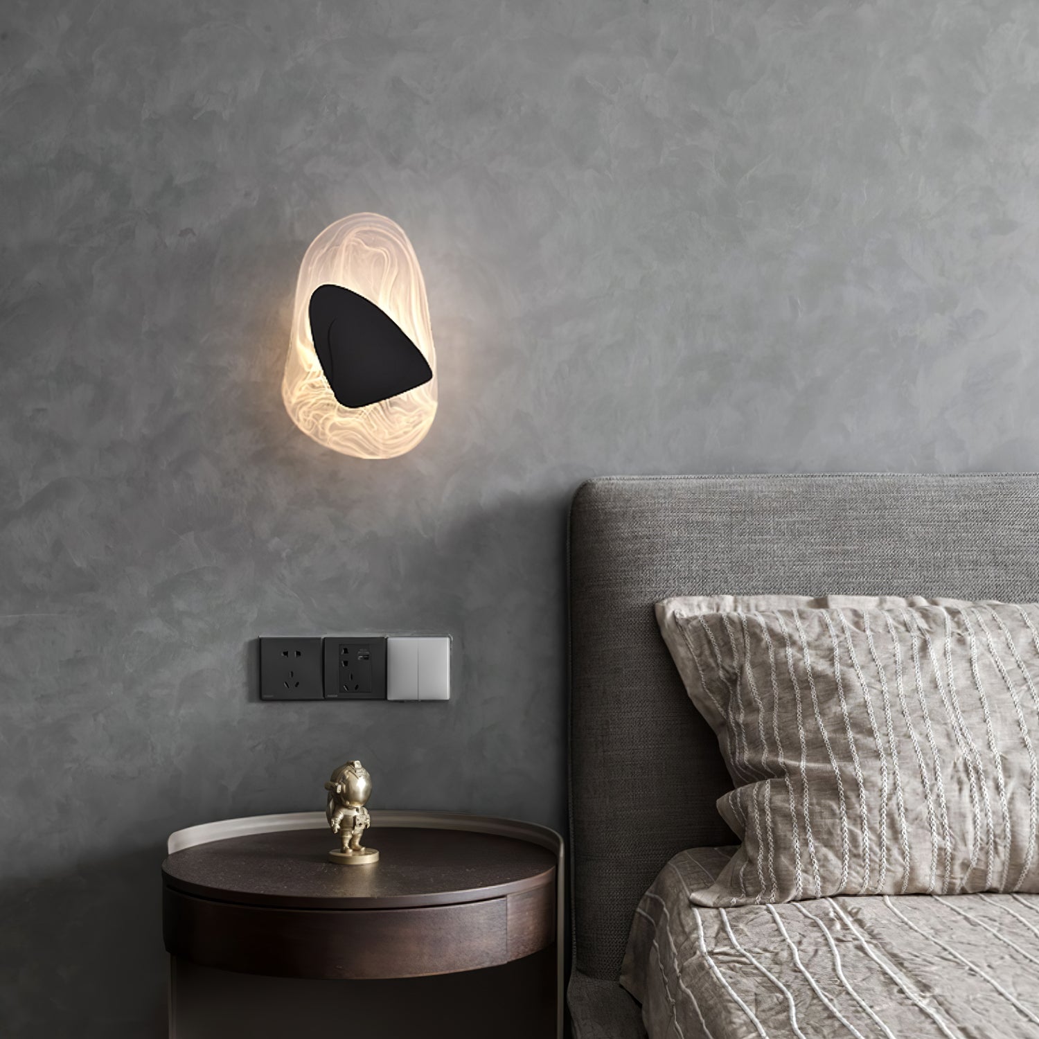 Beatrice Artistic Black Glass Wall Lamp - Neutralighting