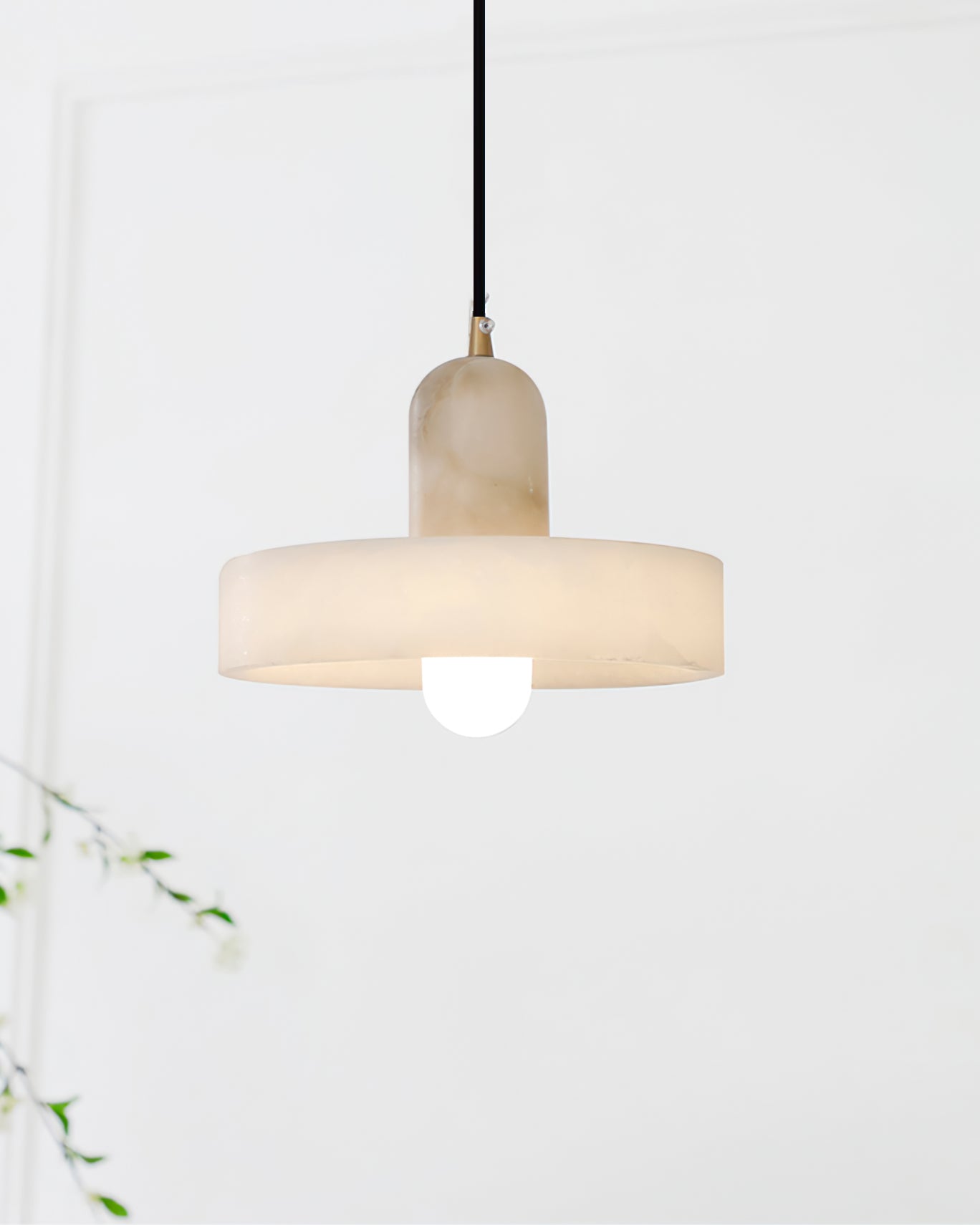 Luste Disc Orb Alabaster Pendant Light - Neutralighting