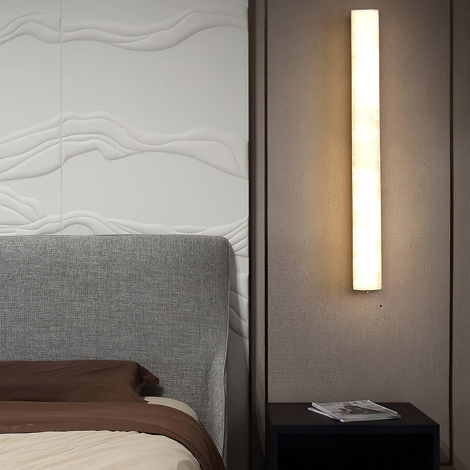 Isen Linear Brass Alabaster Wall Lamp - Neutralighting