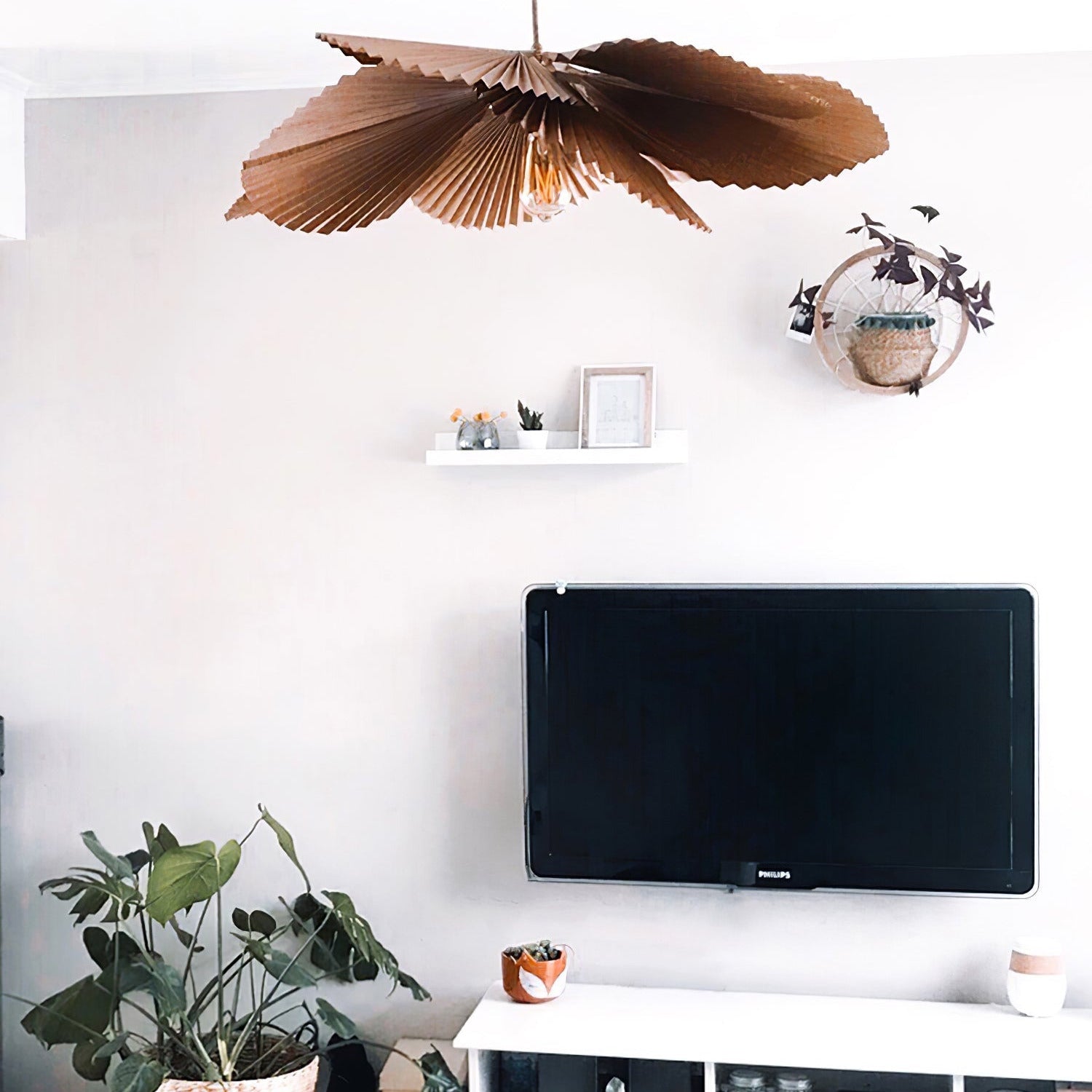 Lyra Folded Leaf Lotus Pendant Lamp Paper - Neutralighting