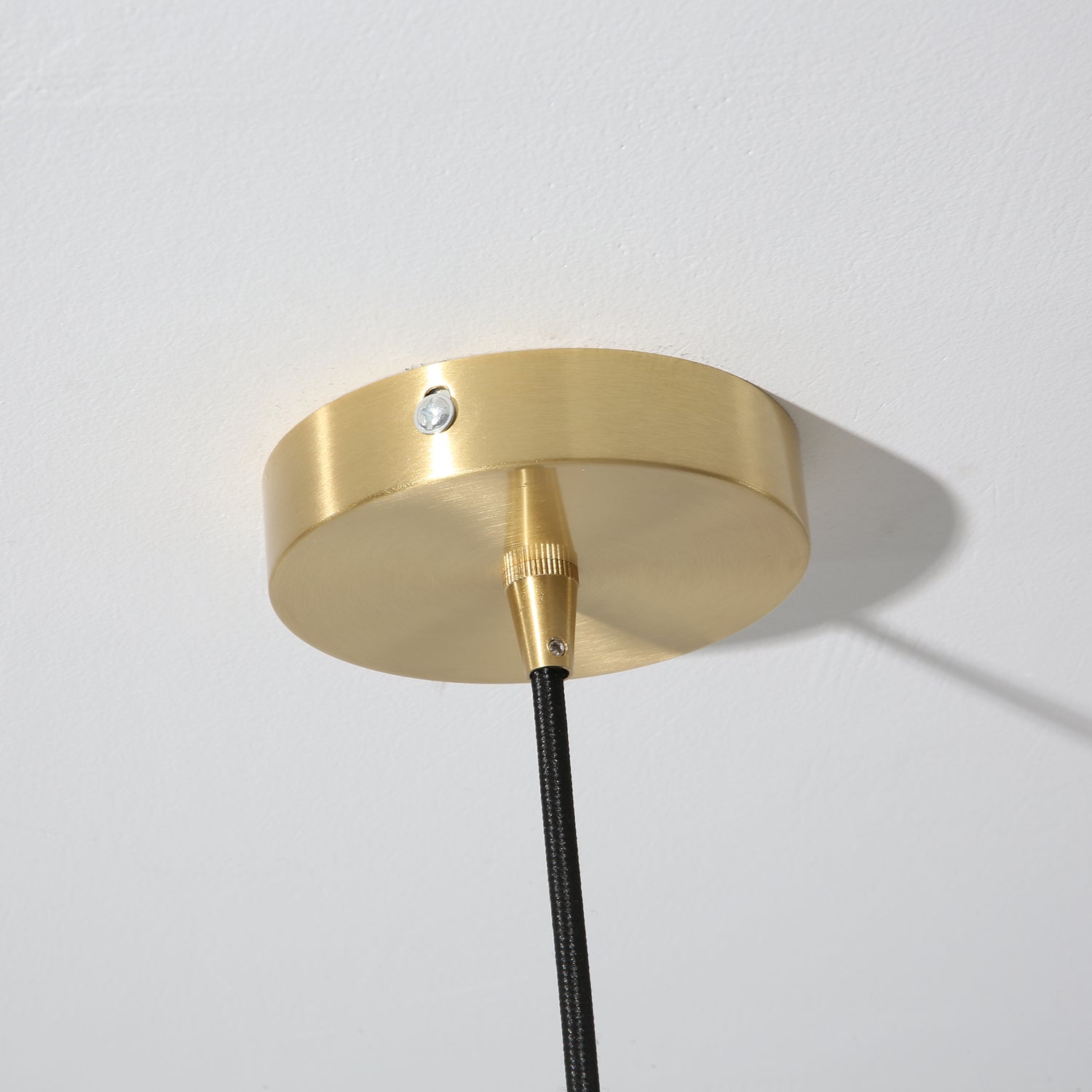 Pixen Wavy Ceramic Shade Pendant Lamp - Neutralighting