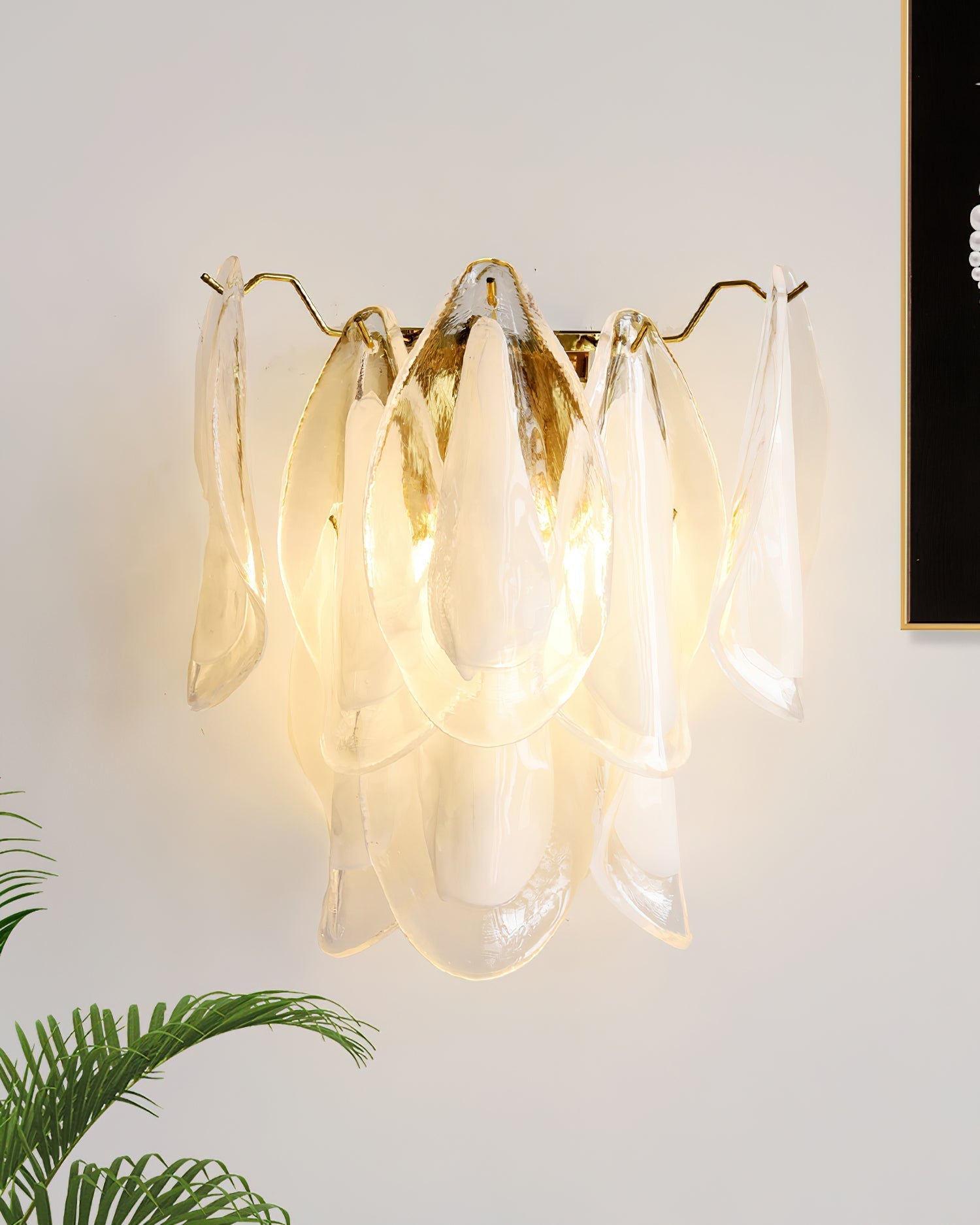 Opheli Petal Glass Wall Lamp - Neutralighting