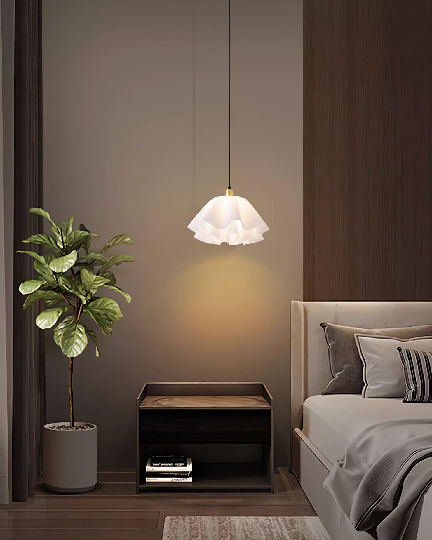 Lunisse Modern Petal Pendant Light - Neutralighting