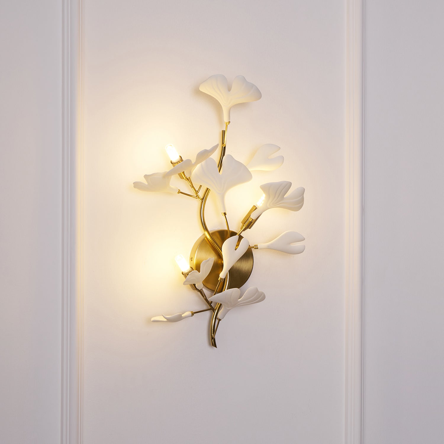 Wall Lamp Gingko Ceramic Petal Shades Gold Art Nouveau - Neutralighting