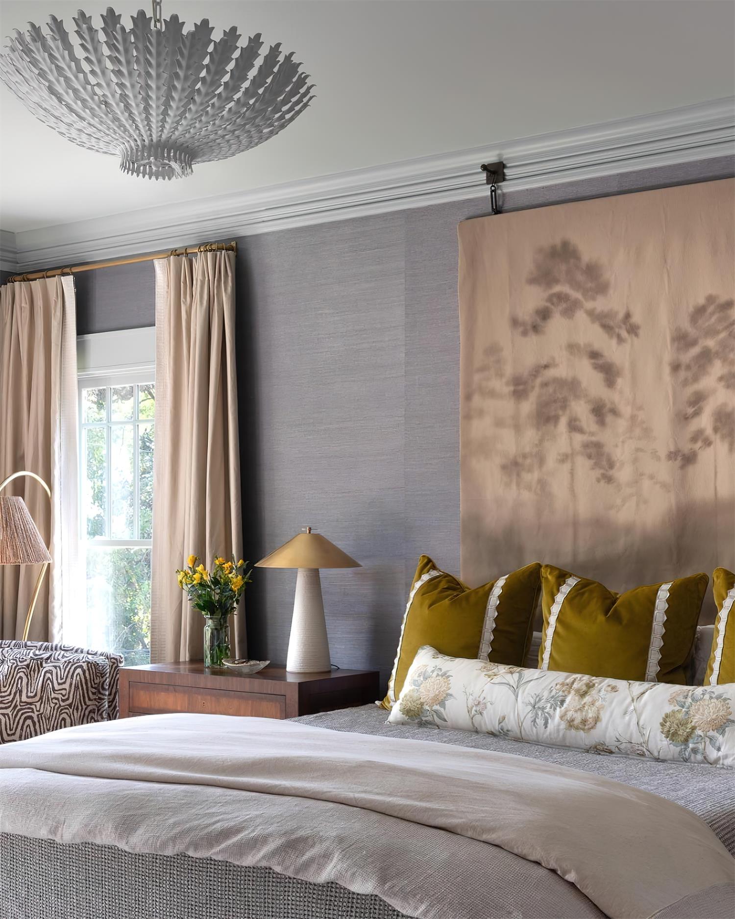 Geyon Golden Leaf Chandelier - Neutralighting