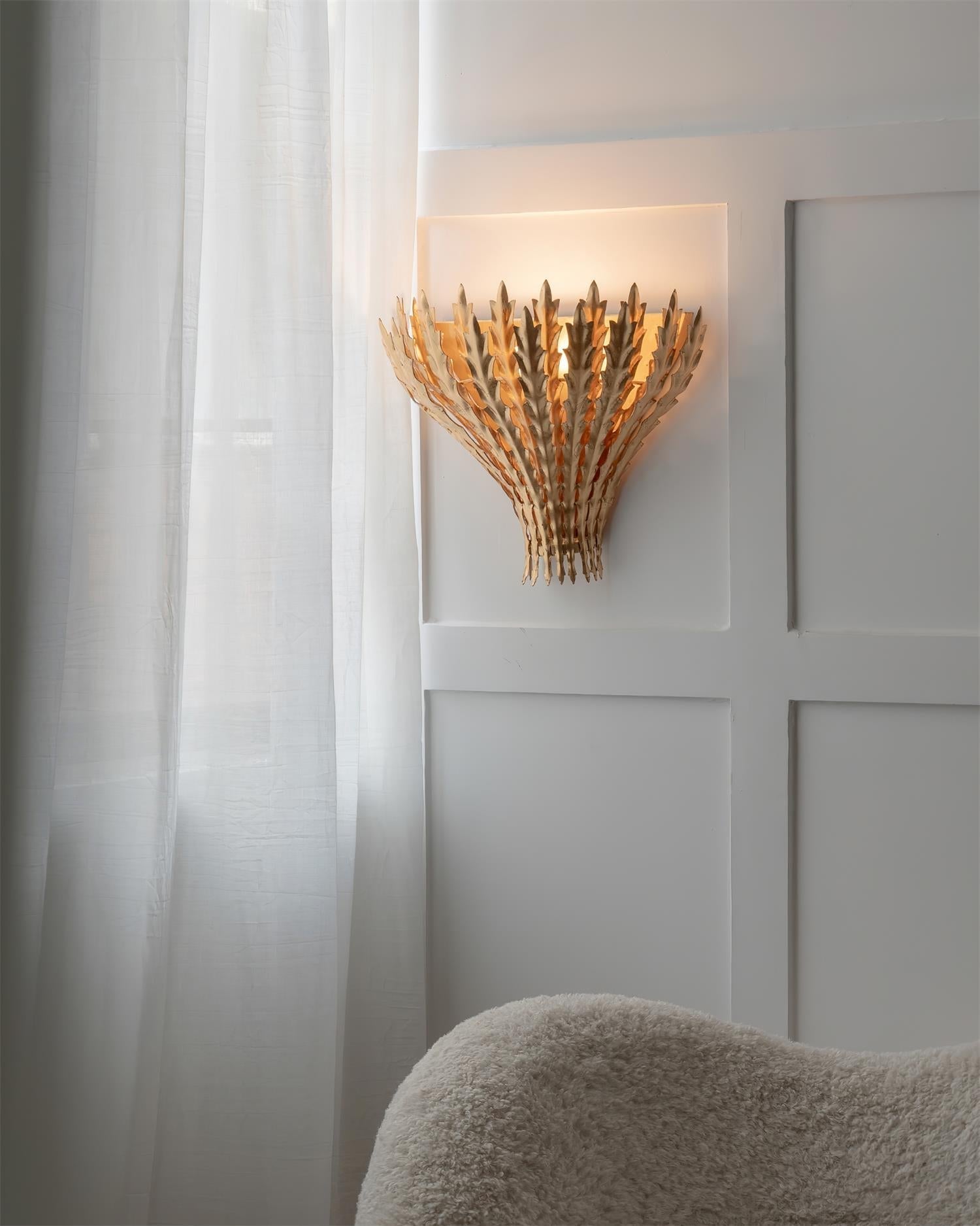 Wall Light Handmade Leaf Motif Metal Body Elegant Sconce - Neutralighting
