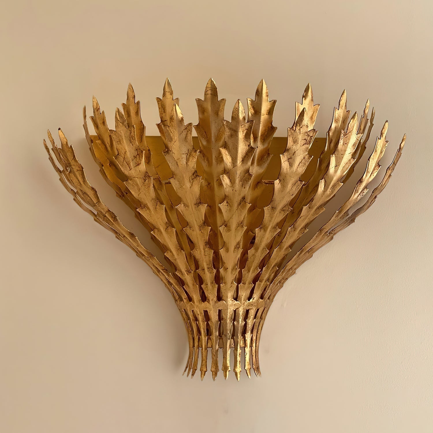 Wall Light Handmade Leaf Motif Metal Body Elegant Sconce - Neutralighting