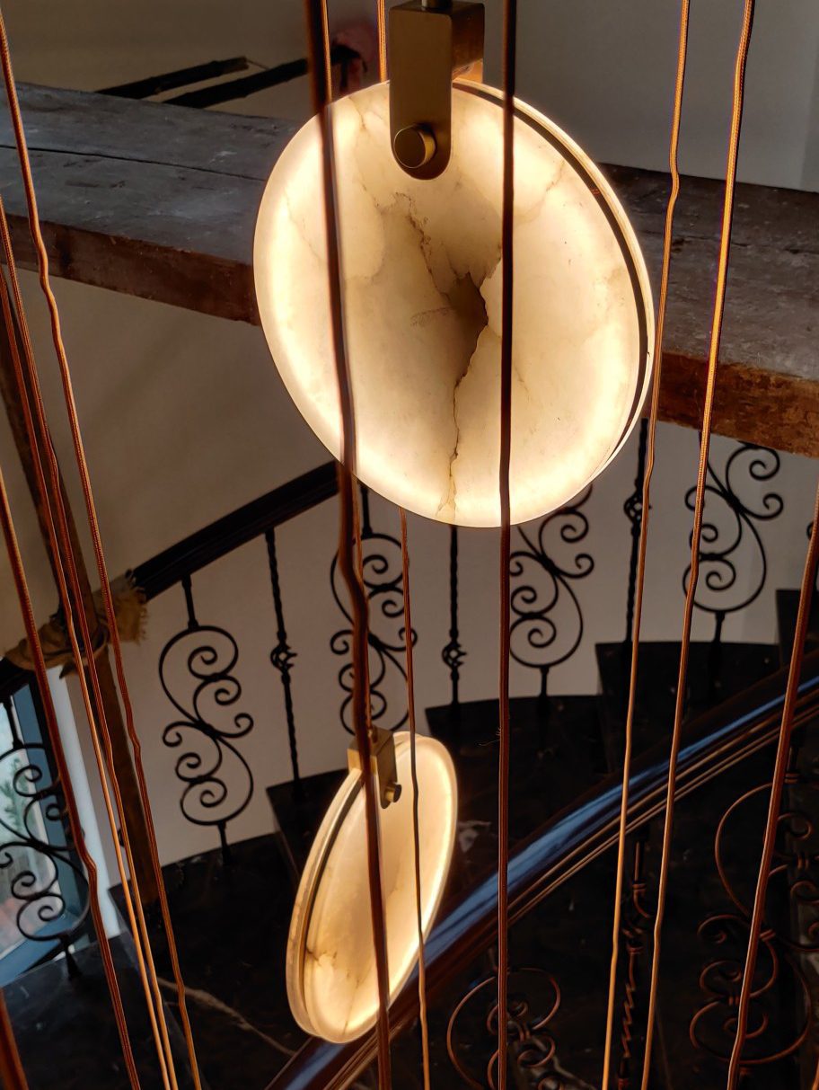 Codoros Alabaster Pendant Light - Neutralighting