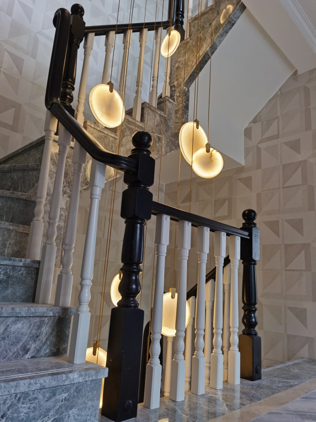 Codoros Alabaster Pendant Light - Neutralighting