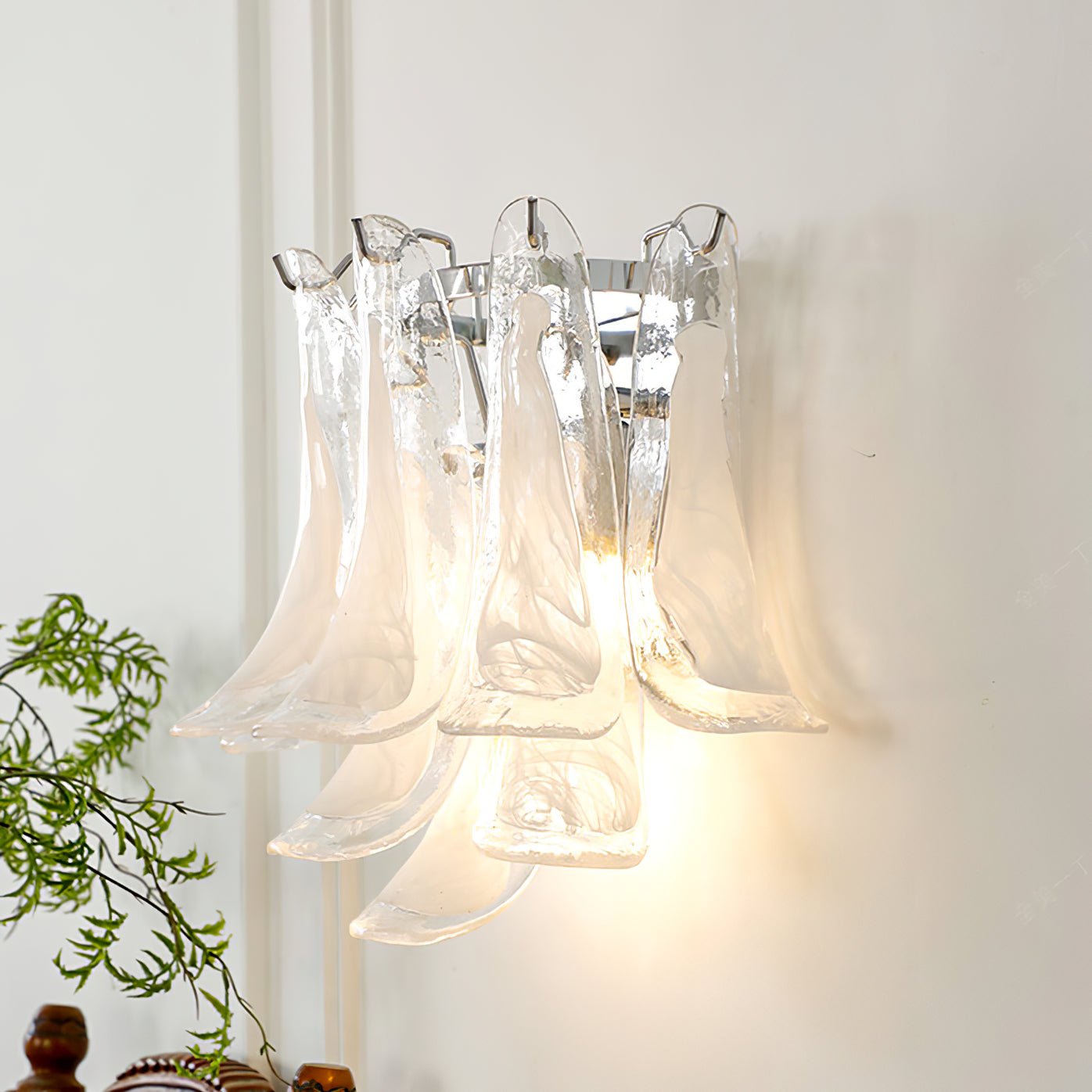 Aurora Wall Lamp Petal Glass Horseshoe Shaped Minimalist - Neutralighting