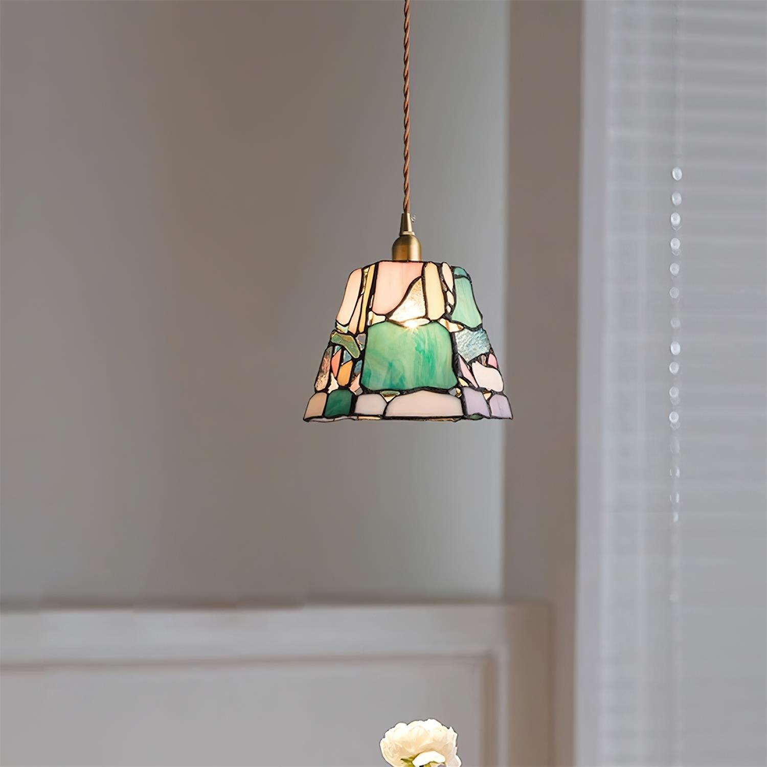 Mavine Tiffany-Style Stained Glass Pendant Light - Neutralighting