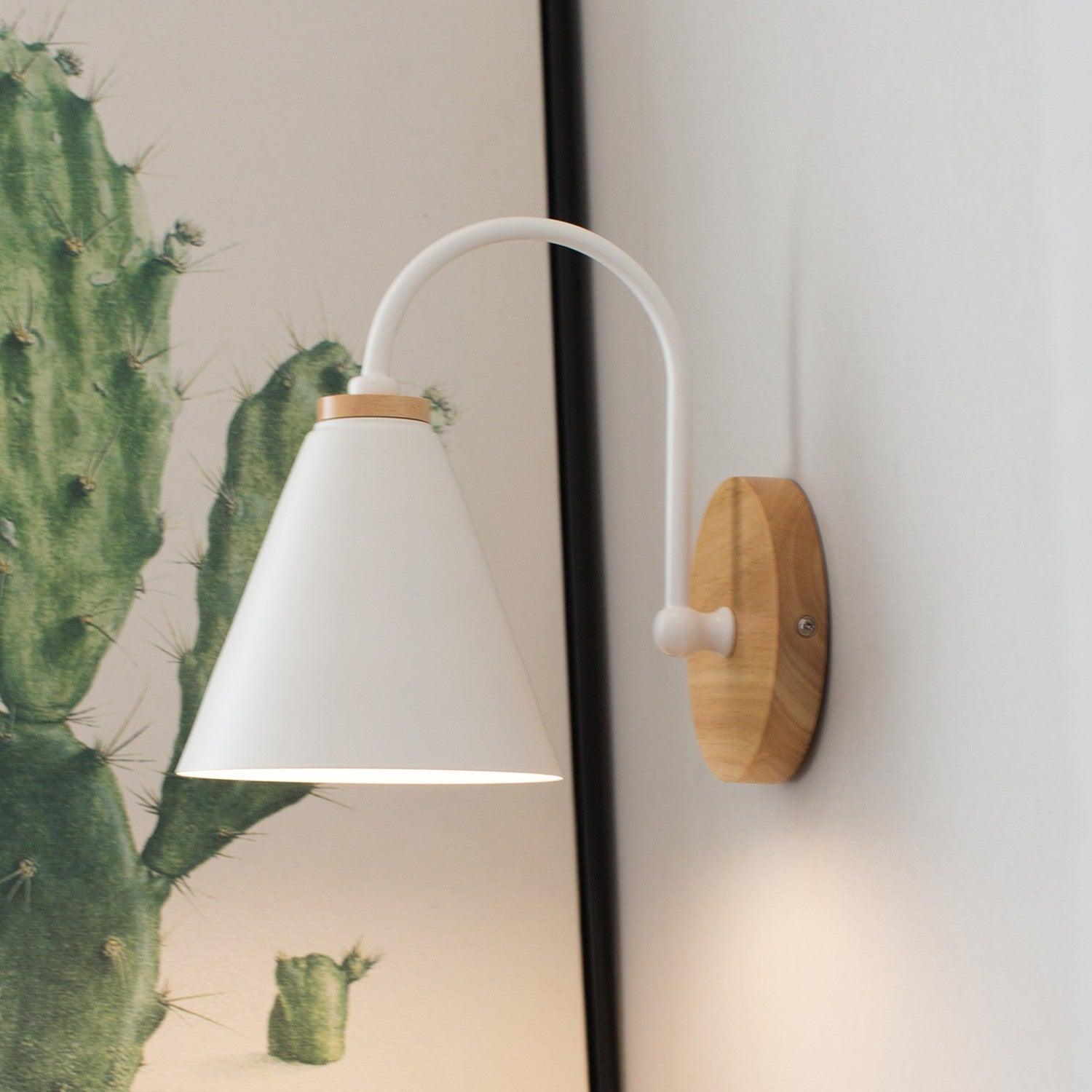 Sern Nordic Wood Wall Lamp - Neutralighting