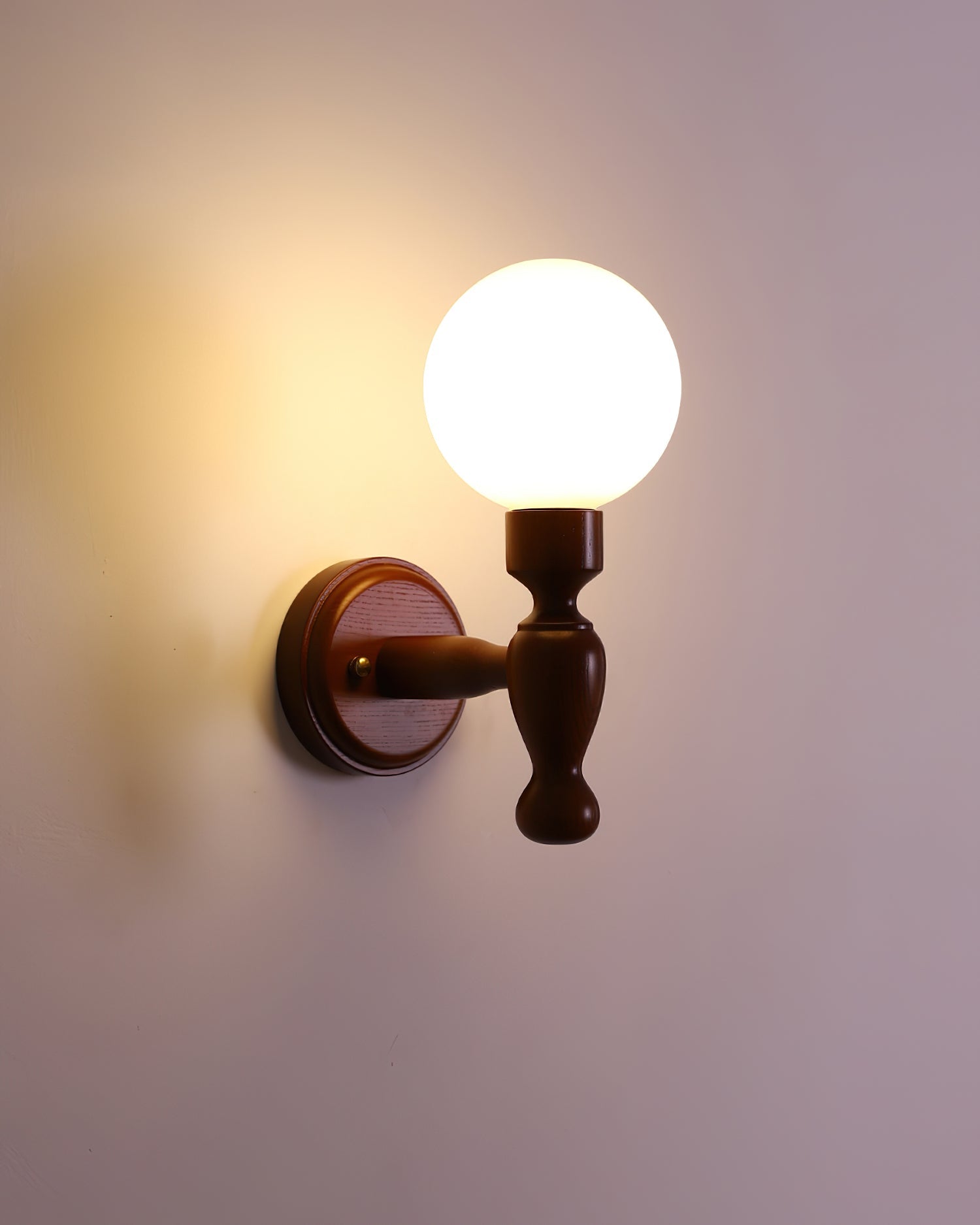 Mapleleaf Wooden Wall Lamp - Neutralighting