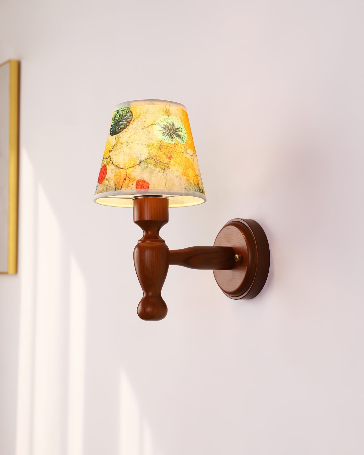 Mapleleaf Wooden Wall Lamp - Neutralighting