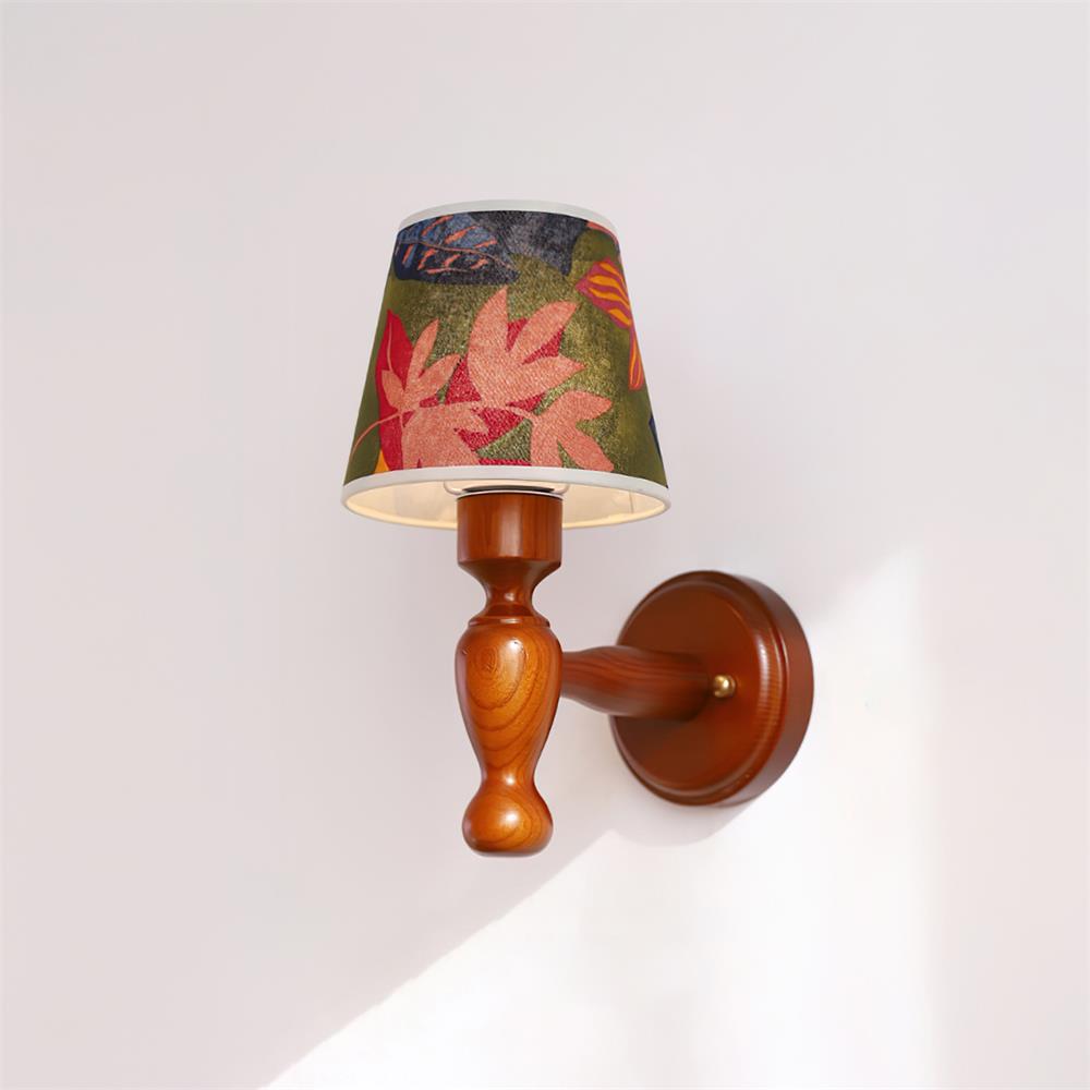 Mapleleaf Wooden Wall Lamp - Neutralighting
