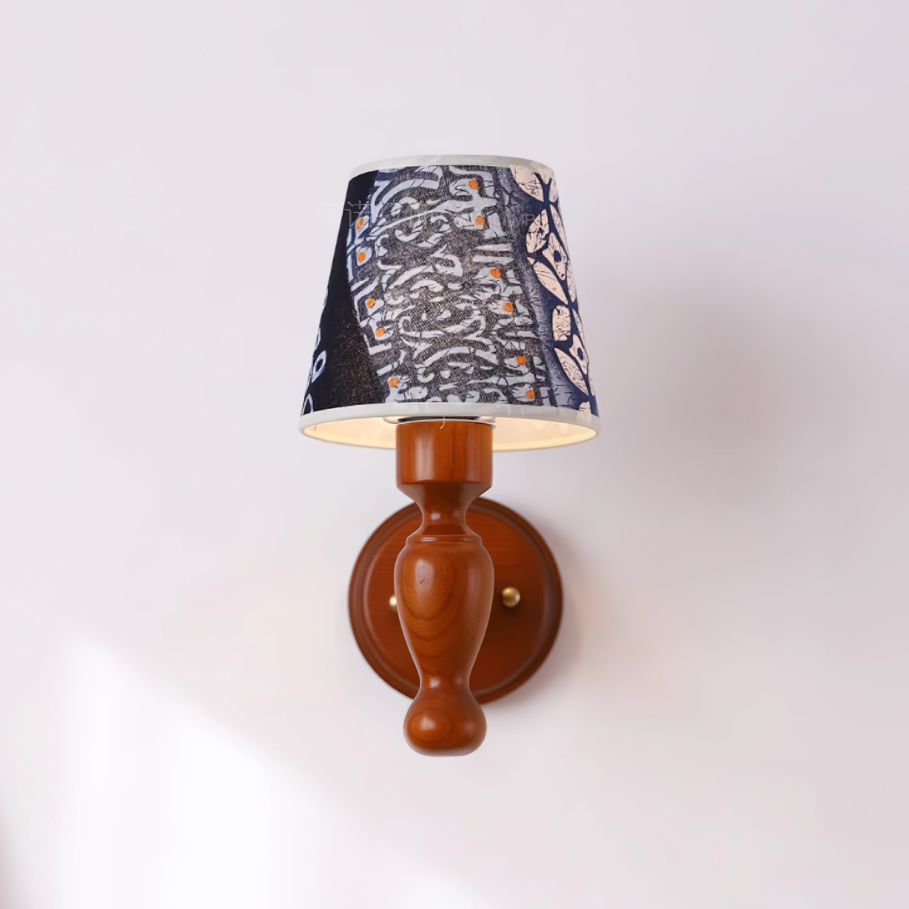 Mapleleaf Wooden Wall Lamp - Neutralighting