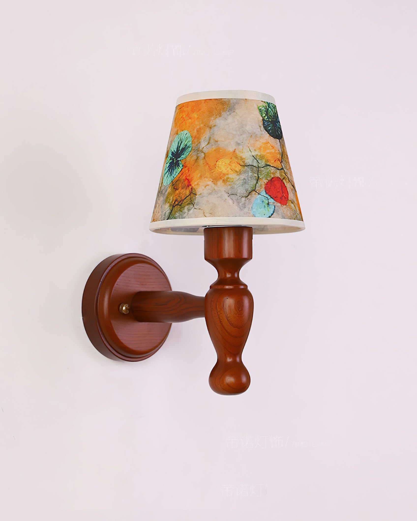 Mapleleaf Wooden Wall Lamp - Neutralighting