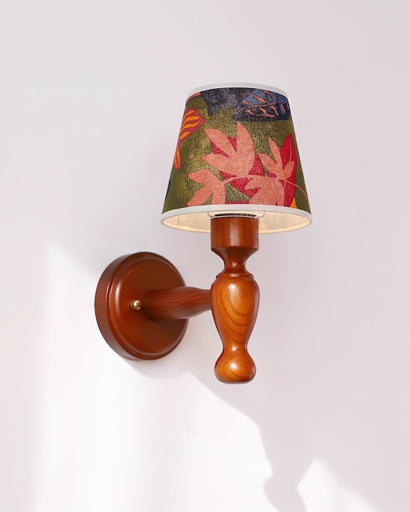 Mapleleaf Wooden Wall Lamp - Neutralighting