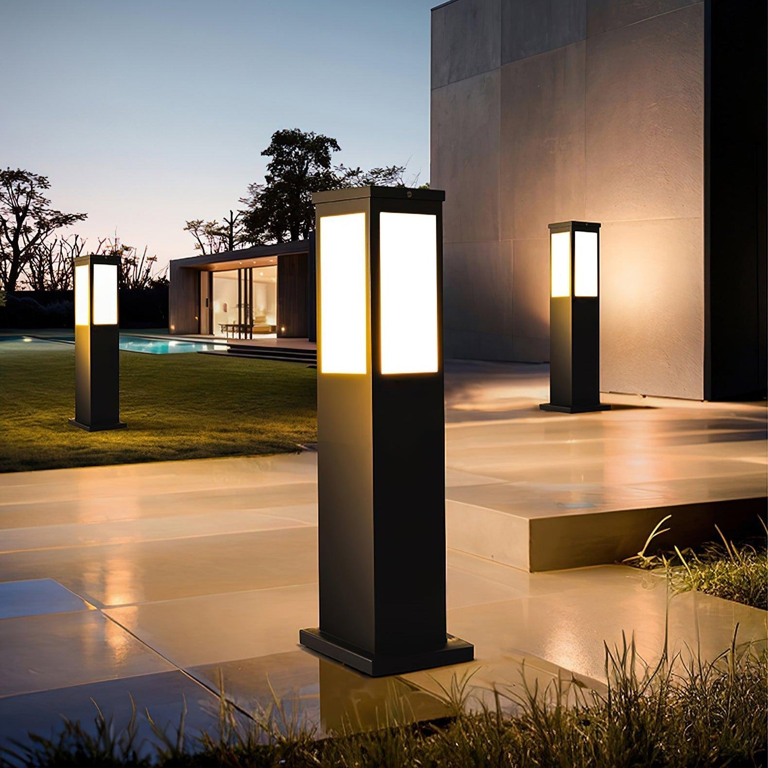 Leo Bollard Solar Outdoor Light - Neutralighting