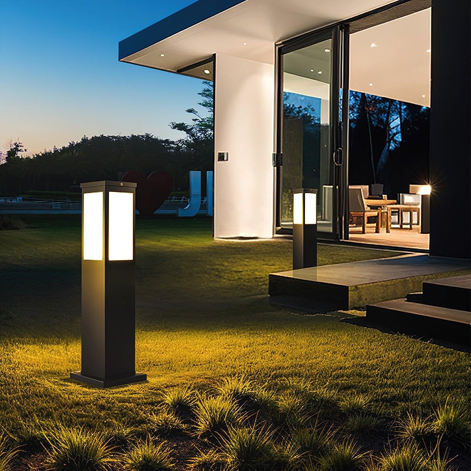 Leo Bollard Solar Outdoor Light - Neutralighting
