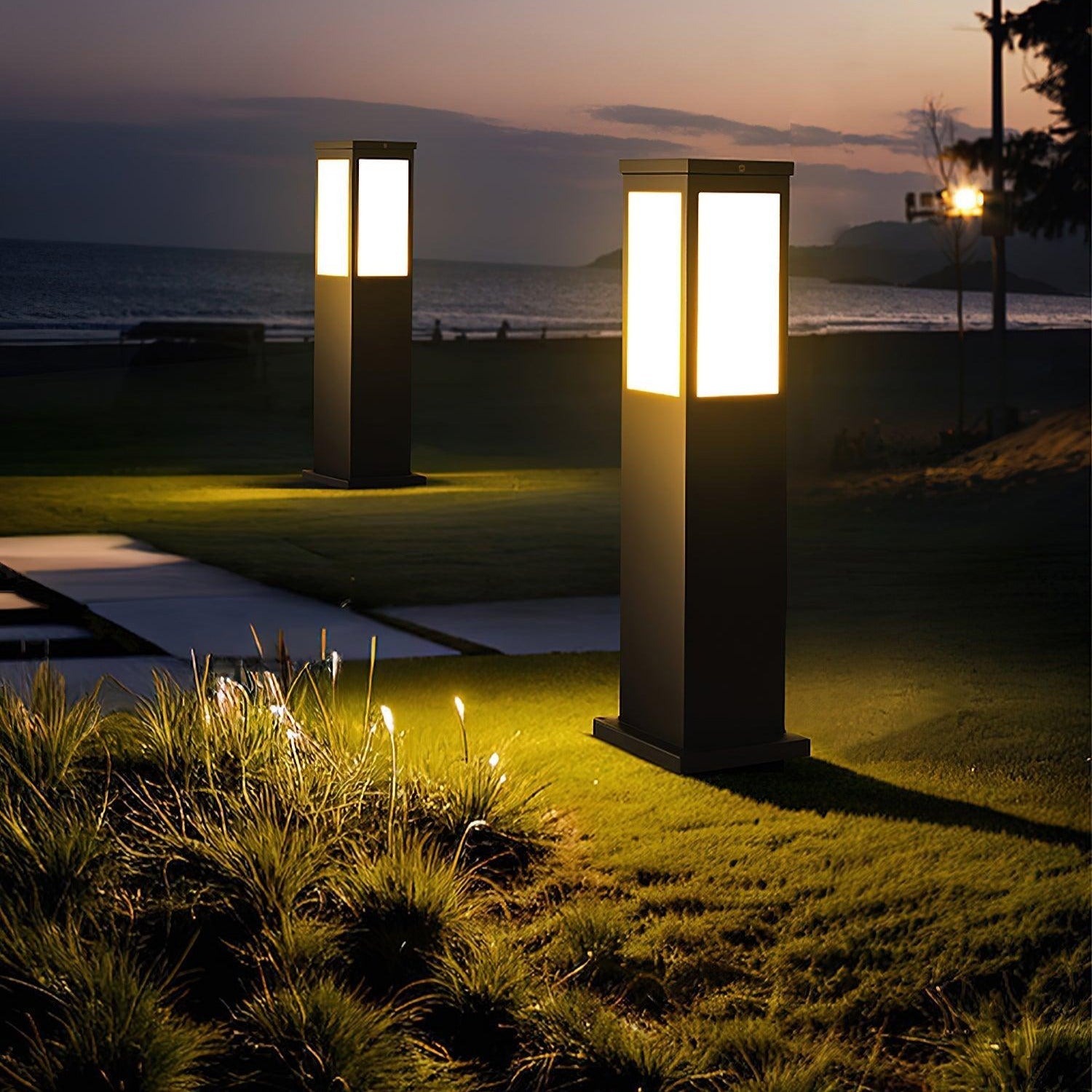 Leo Bollard Solar Outdoor Light - Neutralighting