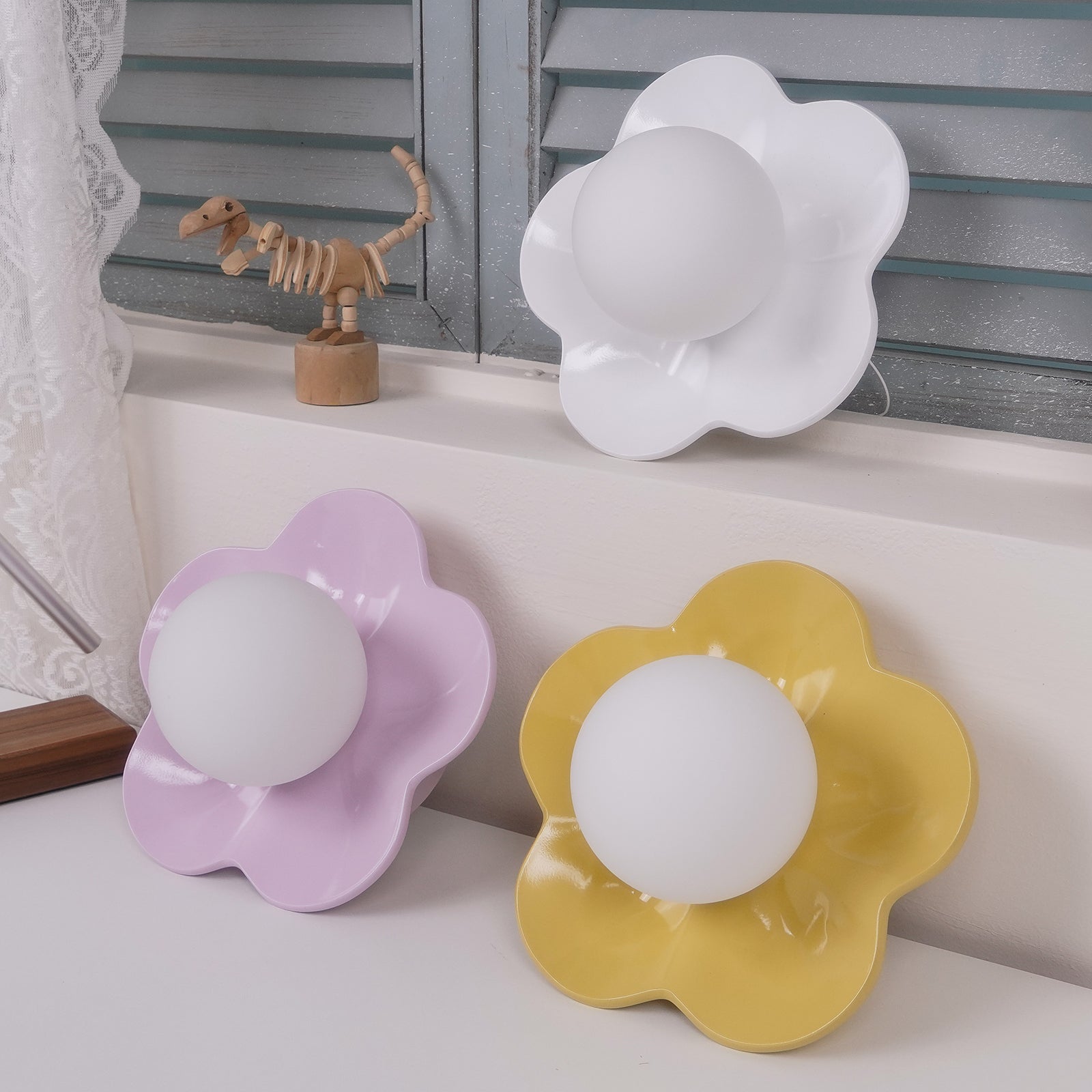 Meluna Yellow Flower Wall Lamp - Neutralighting