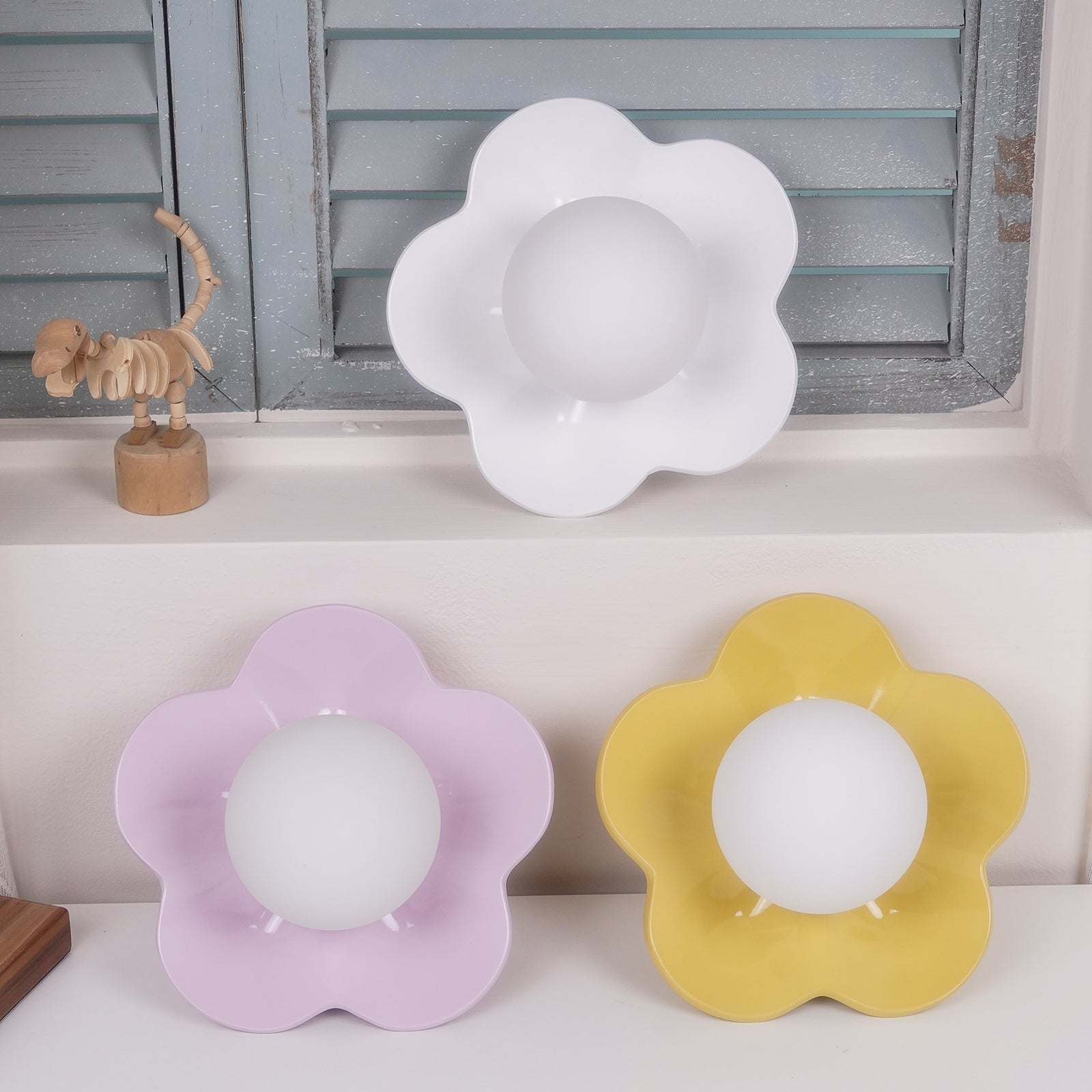 Meluna Yellow Flower Wall Lamp - Neutralighting