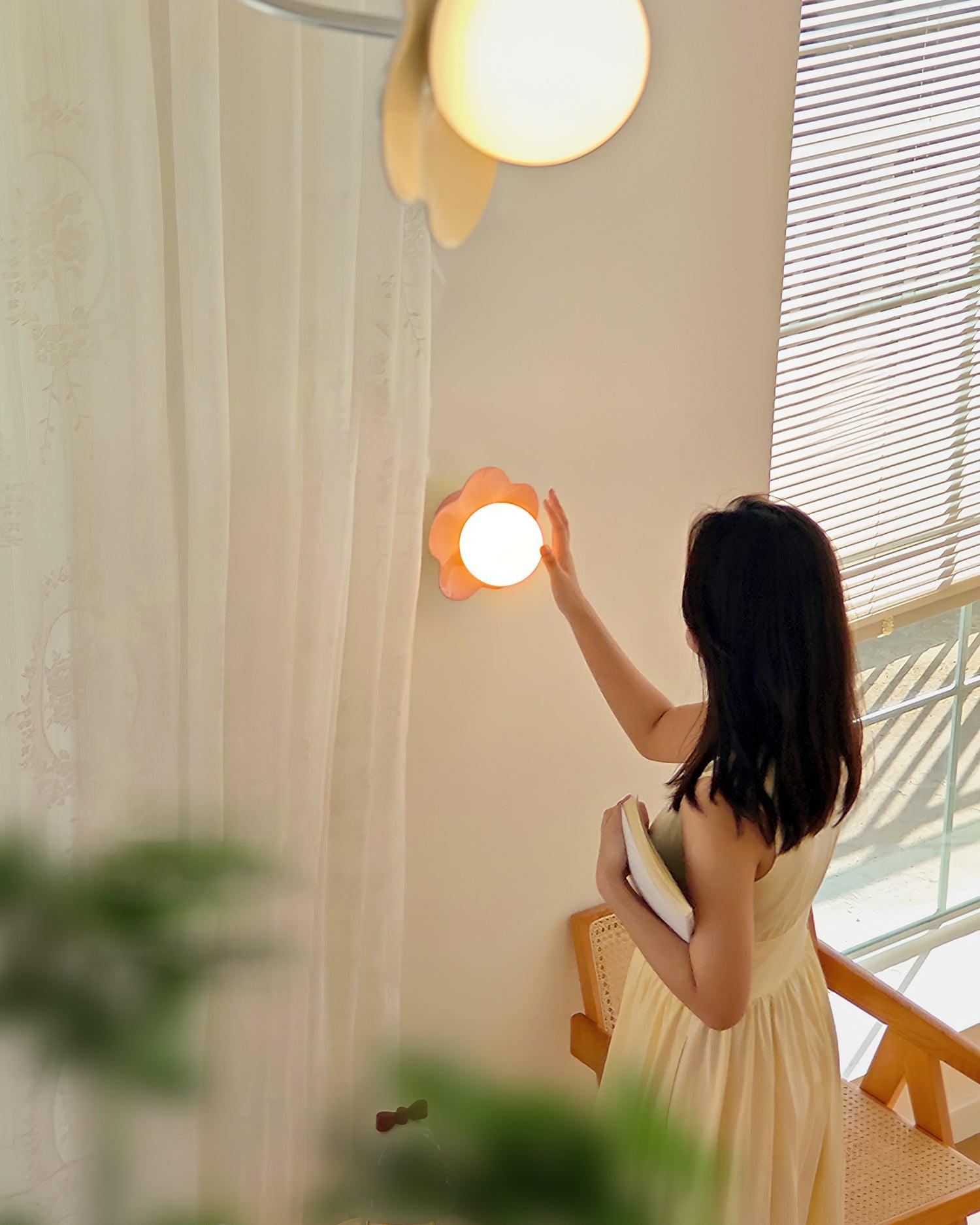 Petalia Wall Lamp - Neutralighting