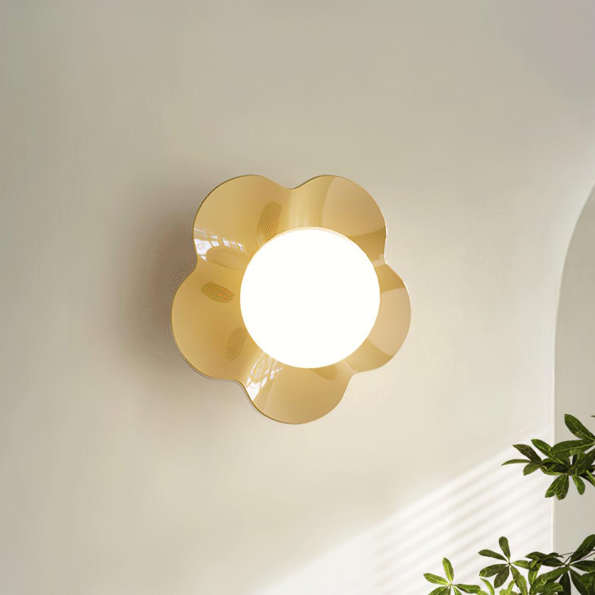 Petalia Wall Lamp - Neutralighting