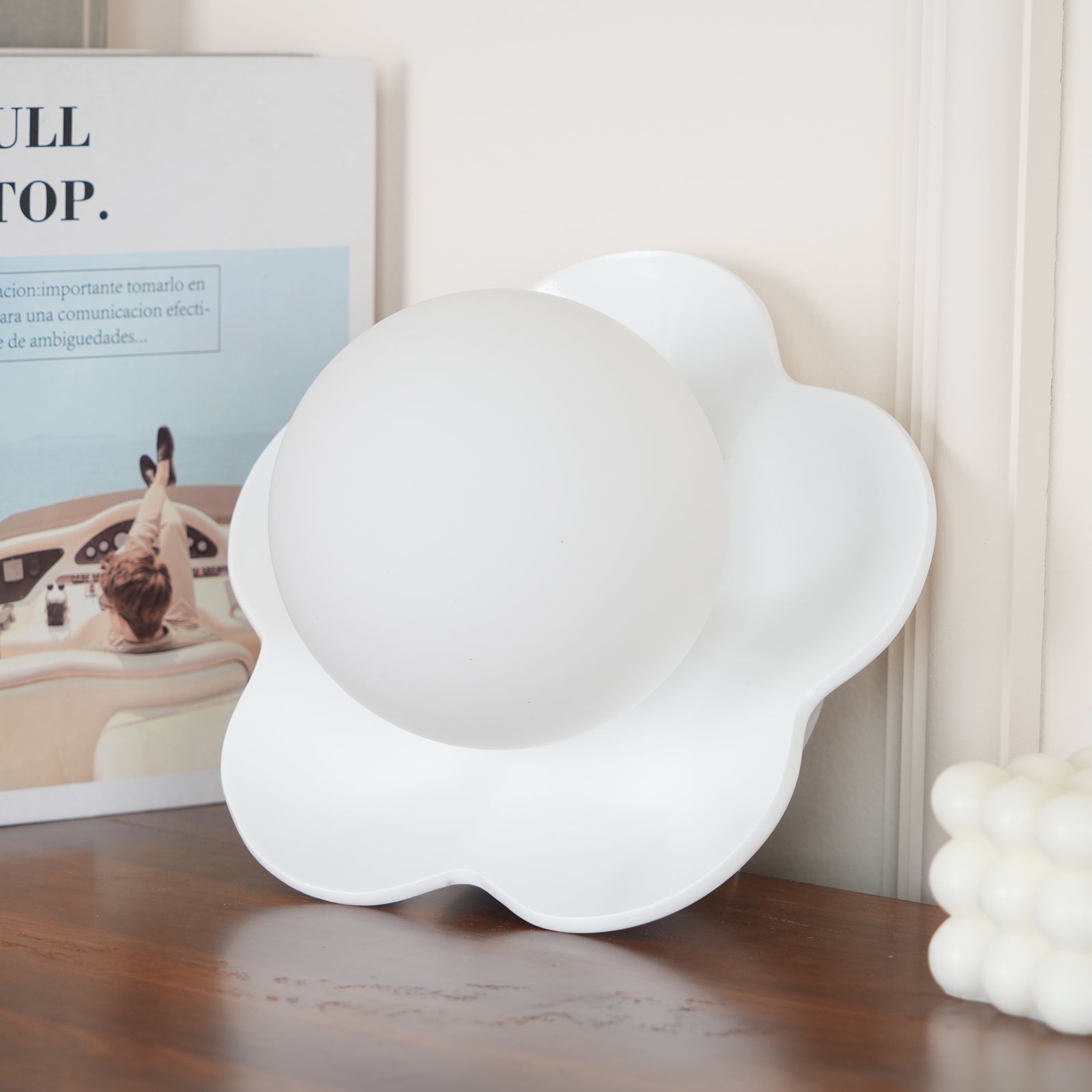 Petalia Wall Lamp - Neutralighting