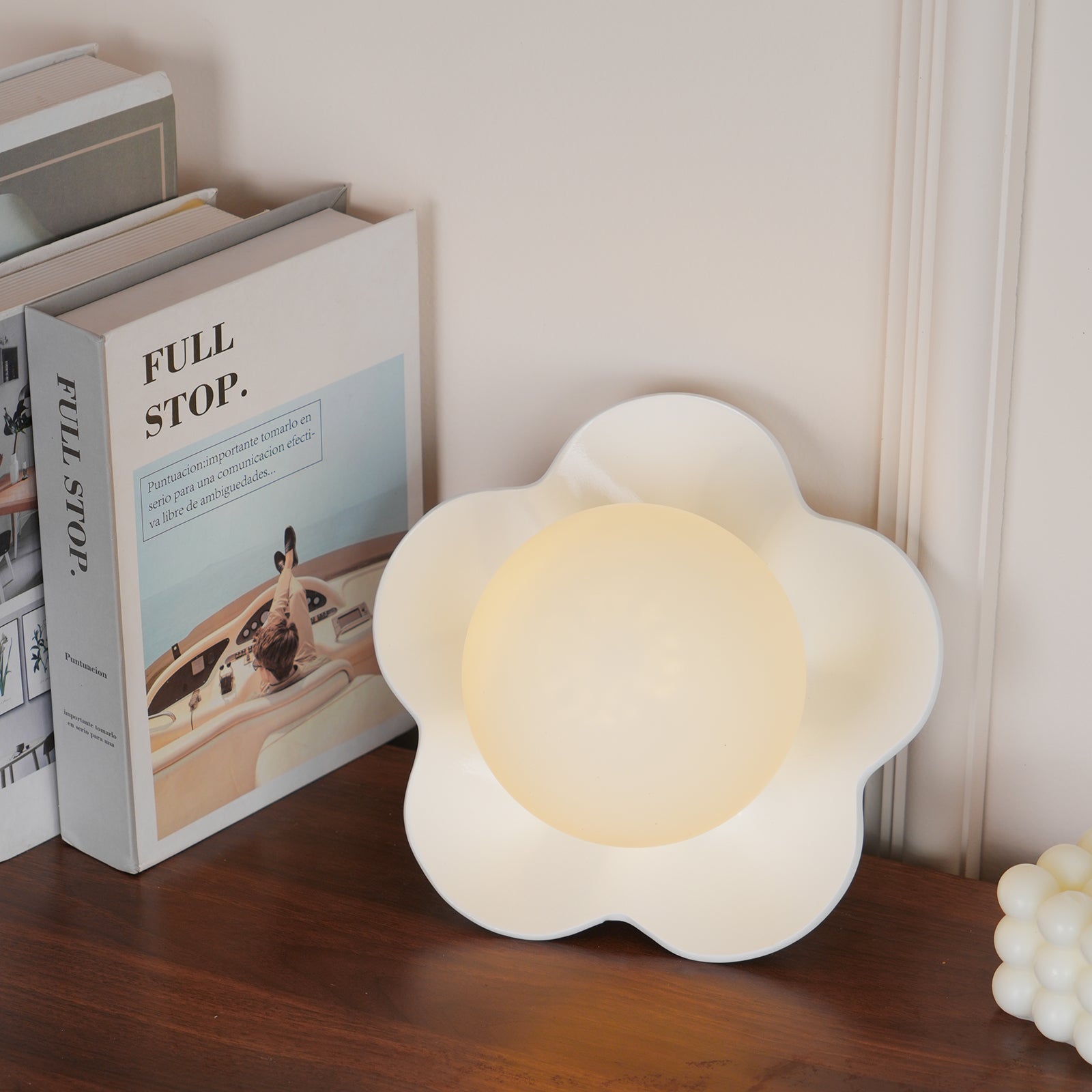 Petalia Wall Lamp - Neutralighting