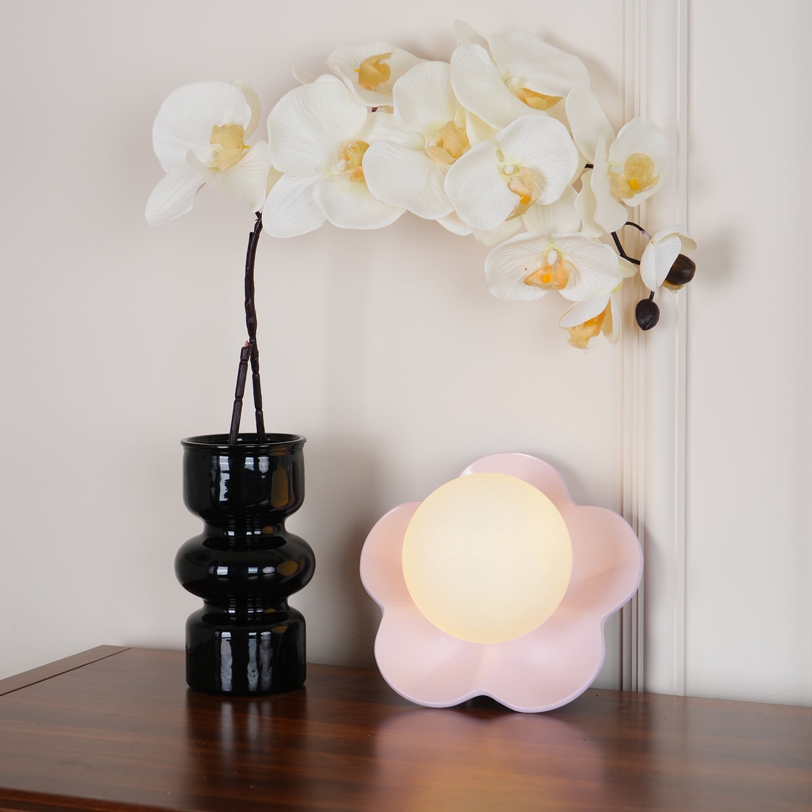 Petalia Wall Lamp - Neutralighting