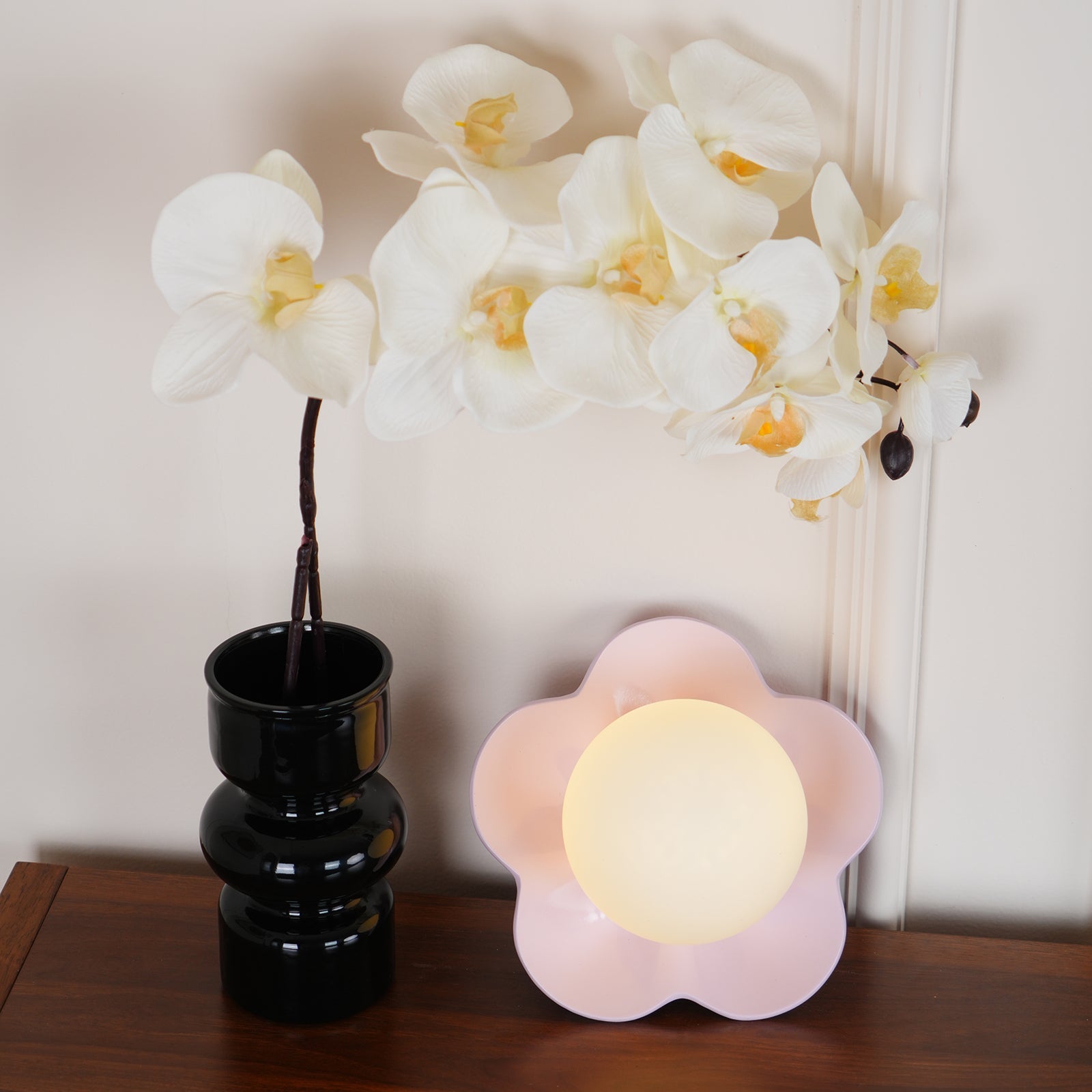 Petalia Wall Lamp - Neutralighting