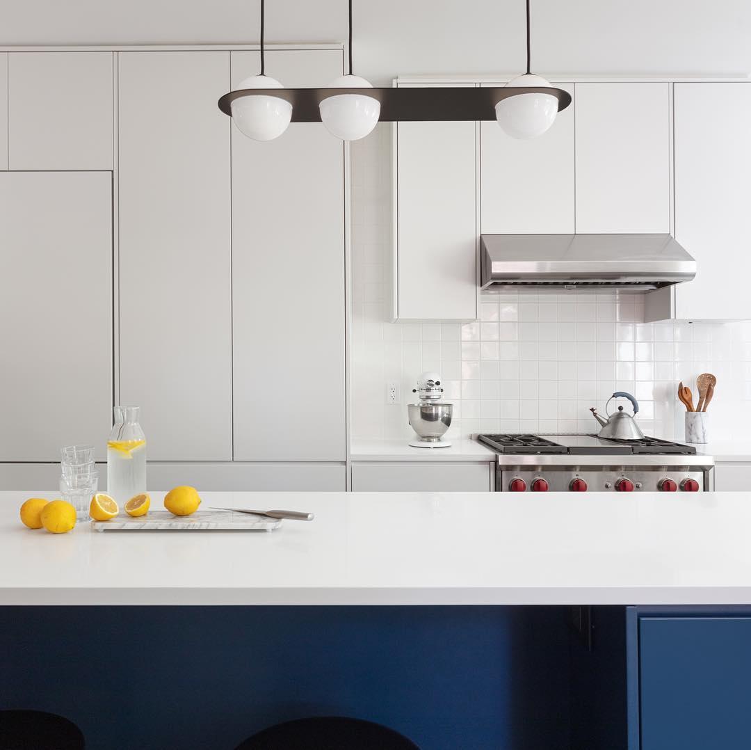 Selan Black Glass Pendant Lamp - Neutralighting