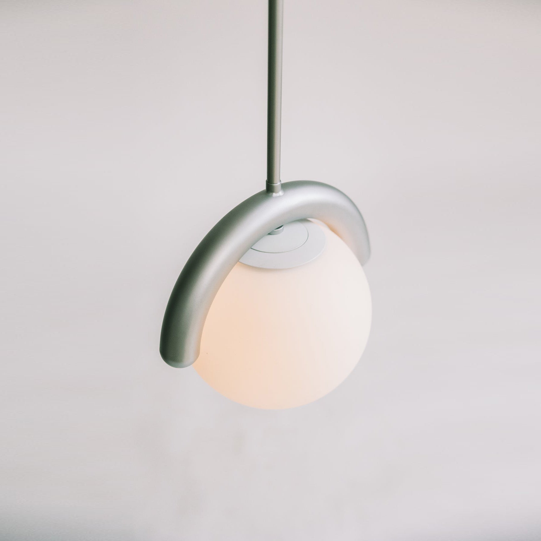 Uveta Linear Chandelier Red&Silver - Neutralighting