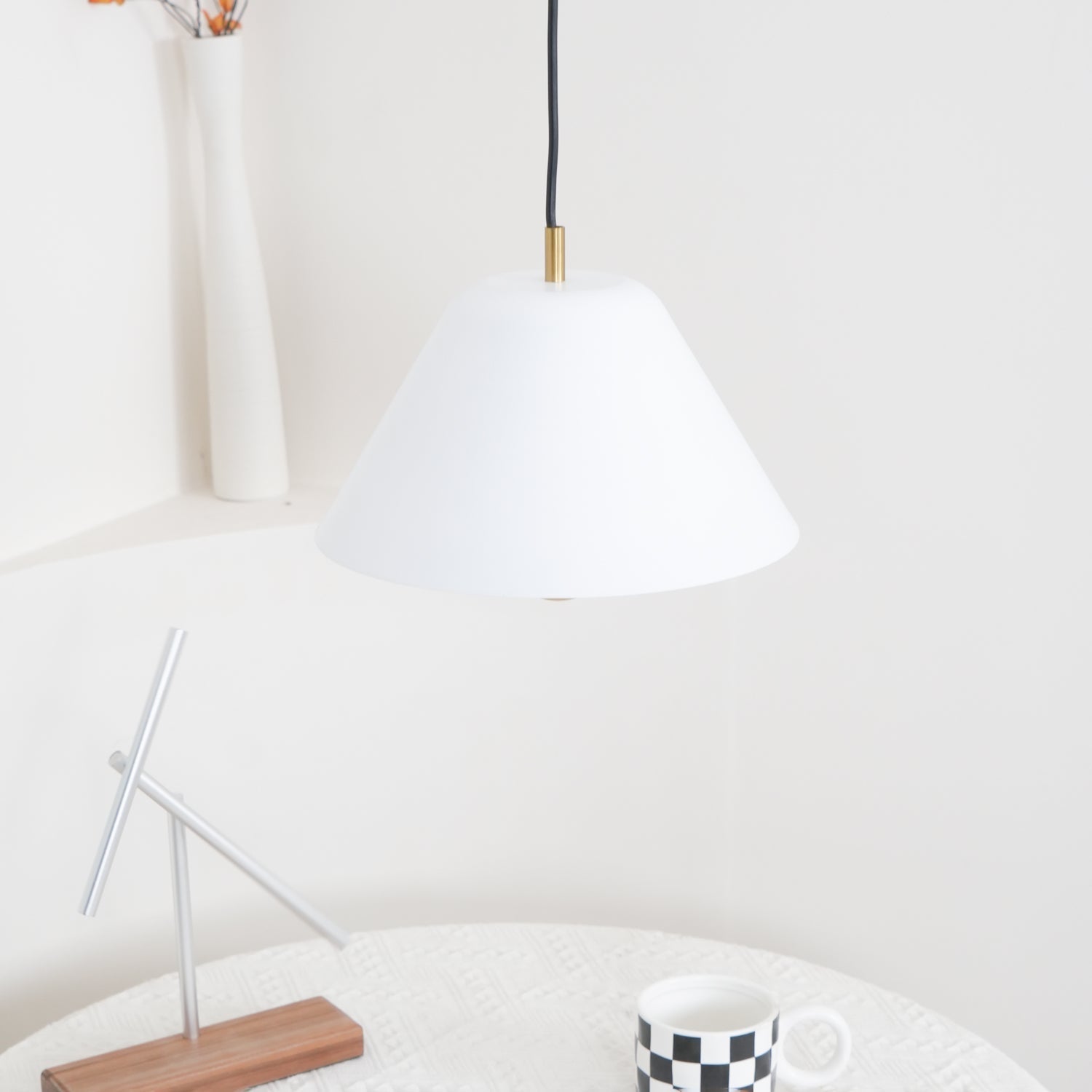 Pendant Lamp Modern Metal Shade in Green and White Minimalist - Neutralighting