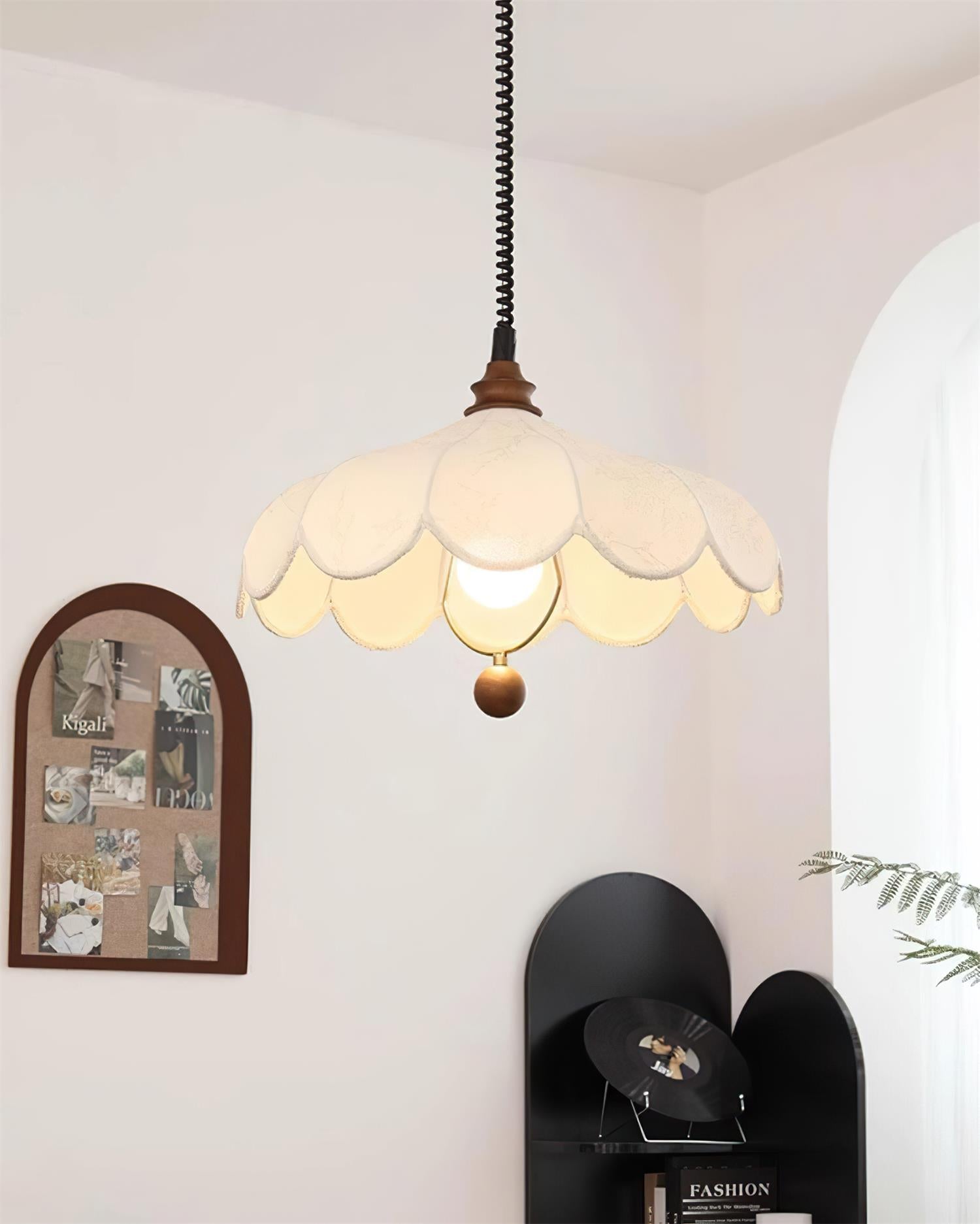 Pendant Lamp Petals with Pattern Vintage Floral French Elegance - Neutralighting